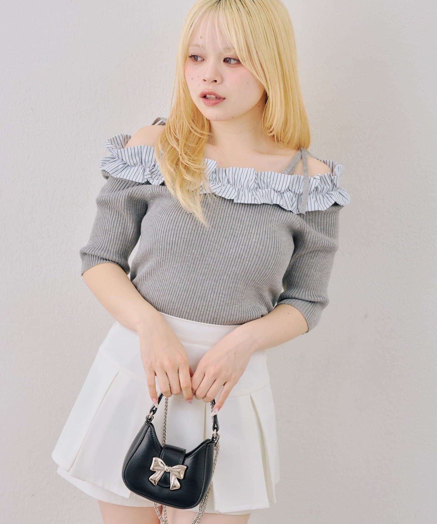 NICE CLAUP / OLIVE des OLIVE OUTLET(ナイスクラップ  / オリーブ デ オリーブ アウトレット) 【ANOTHER BRANCH】オフショルフリルニットプルオーバー