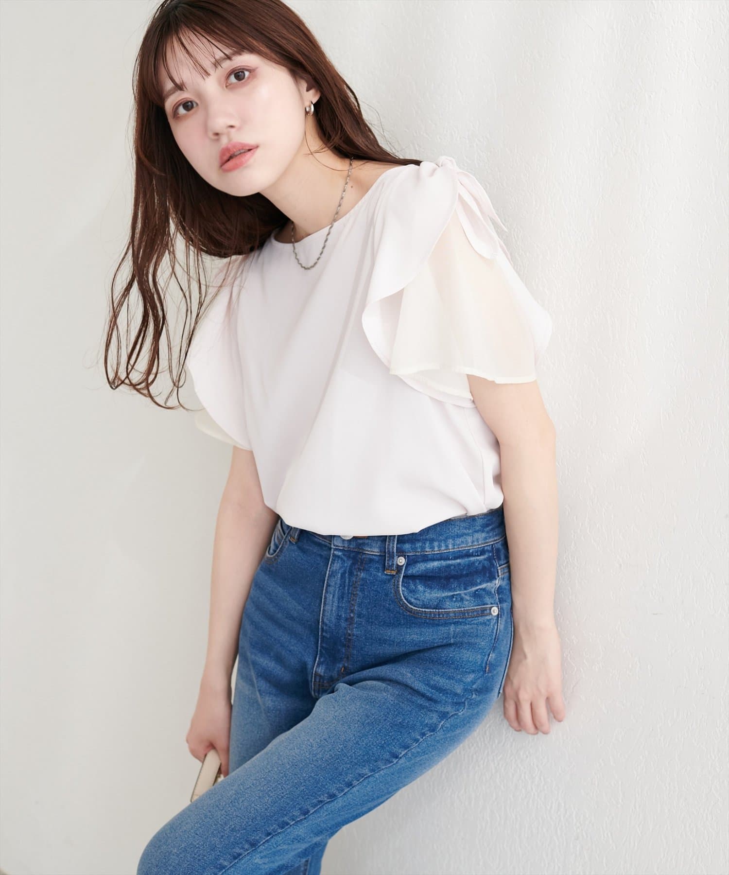 natural couture(ナチュラルクチュール) 肩リボンラッフルフレア袖ブラウス