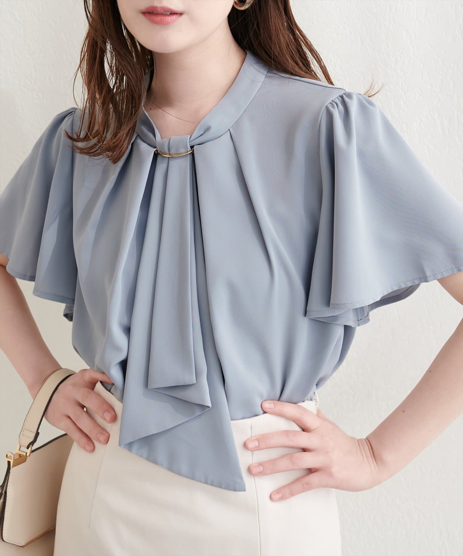 natural couture(ナチュラルクチュール) ゴールドバー付きボウタイブラウス