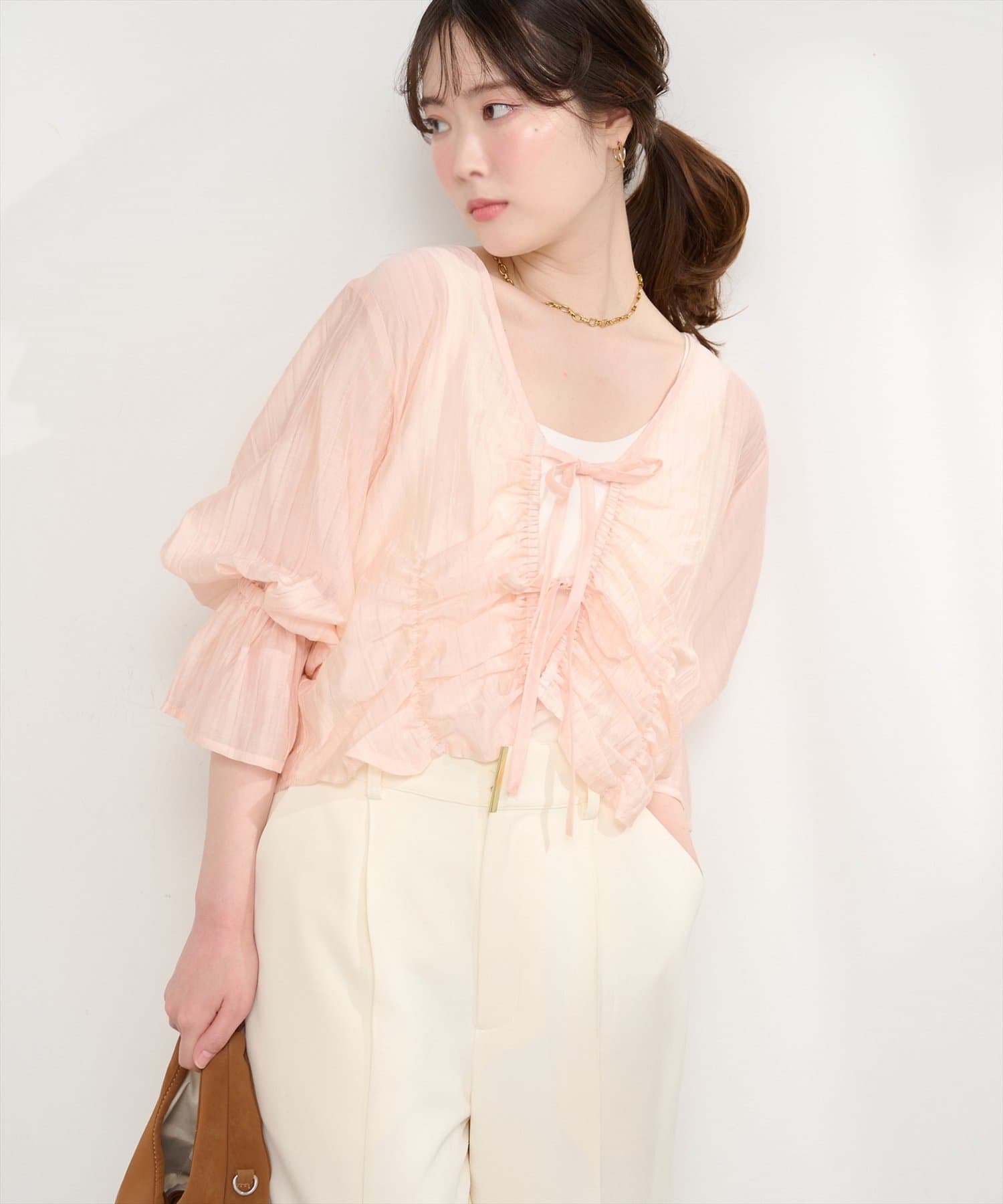 natural couture(ナチュラルクチュール) ギャザーリボンブラウス