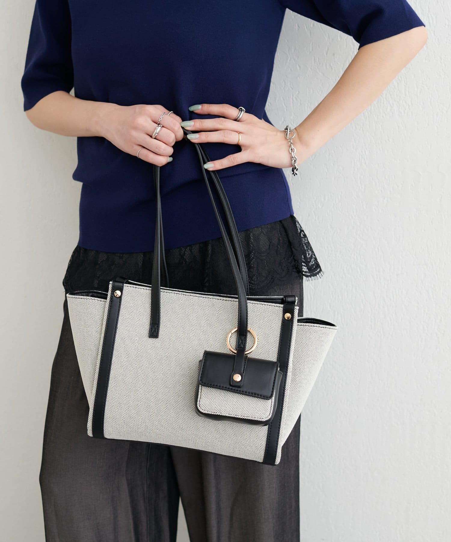 LARUTA(ラルータ) ミニポーチ付きエルガリートート