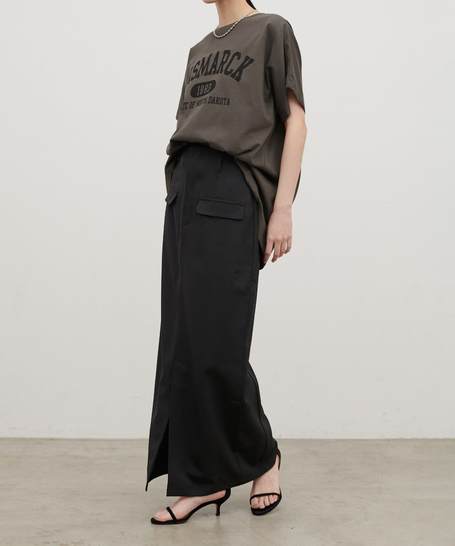 LARUTA(ラルータ) ［Yurieピック］フラップポケット付きストレートスカート