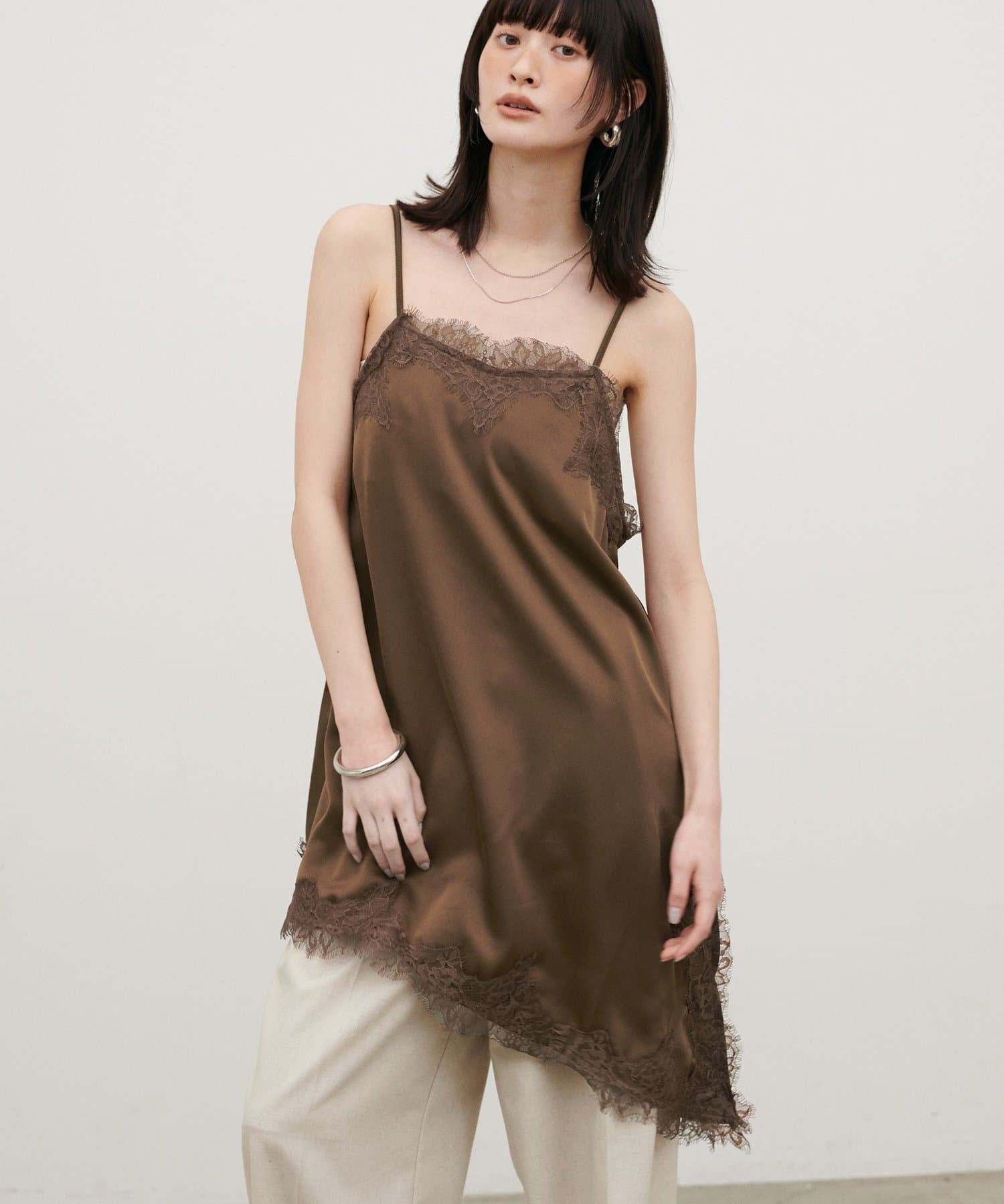 LARUTA(ラルータ) ［Yurieピック］サテンアシンメトリーレースキャミ