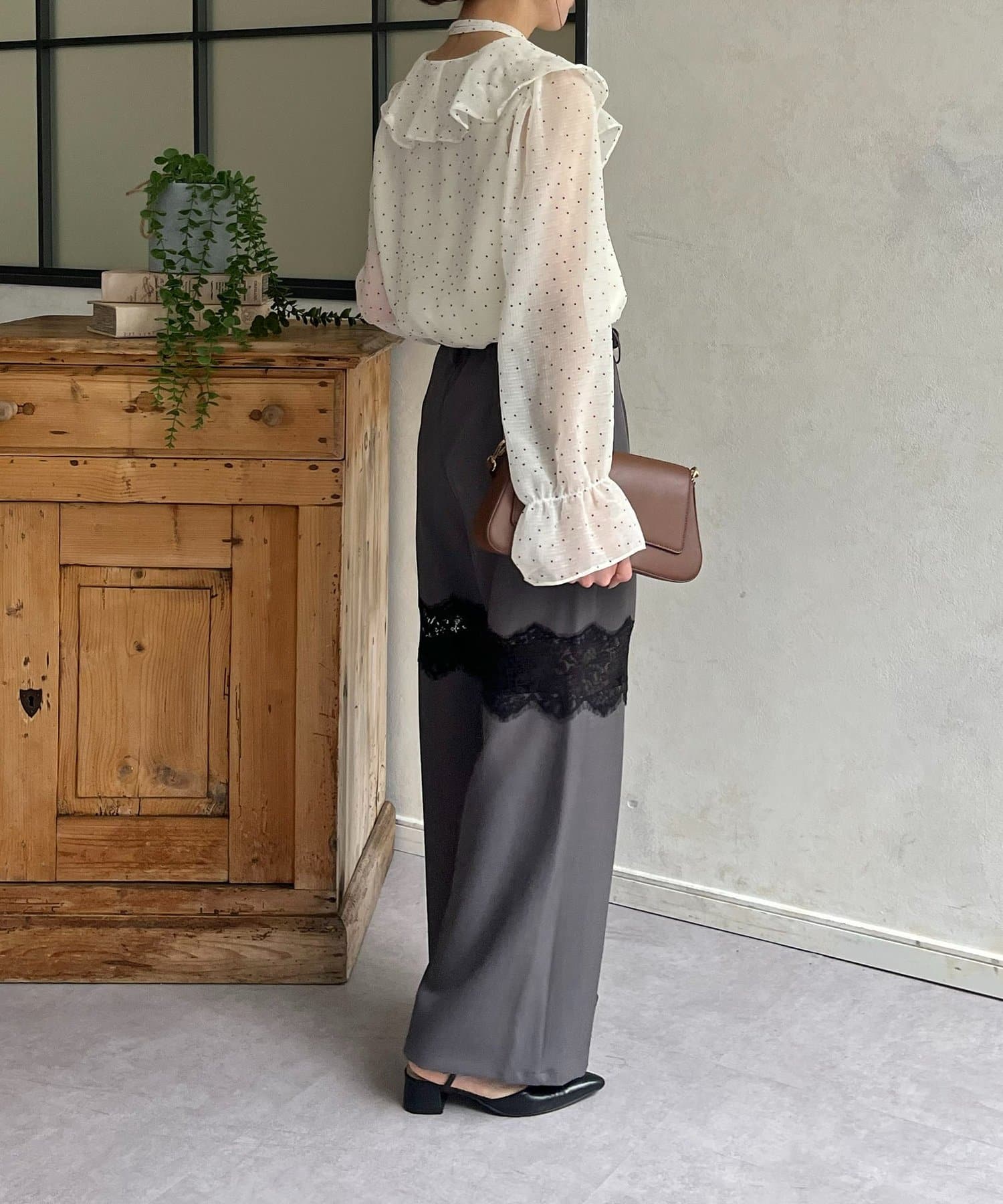 Thevon.(ゼヴォン) レース切替スラックス