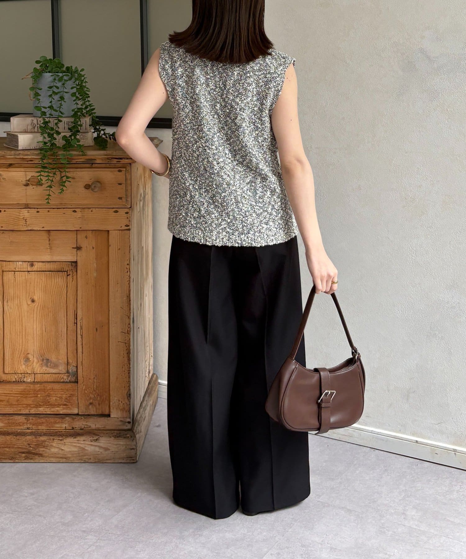 Thevon.(ゼヴォン) MIXニュアンスボタンノースリニット