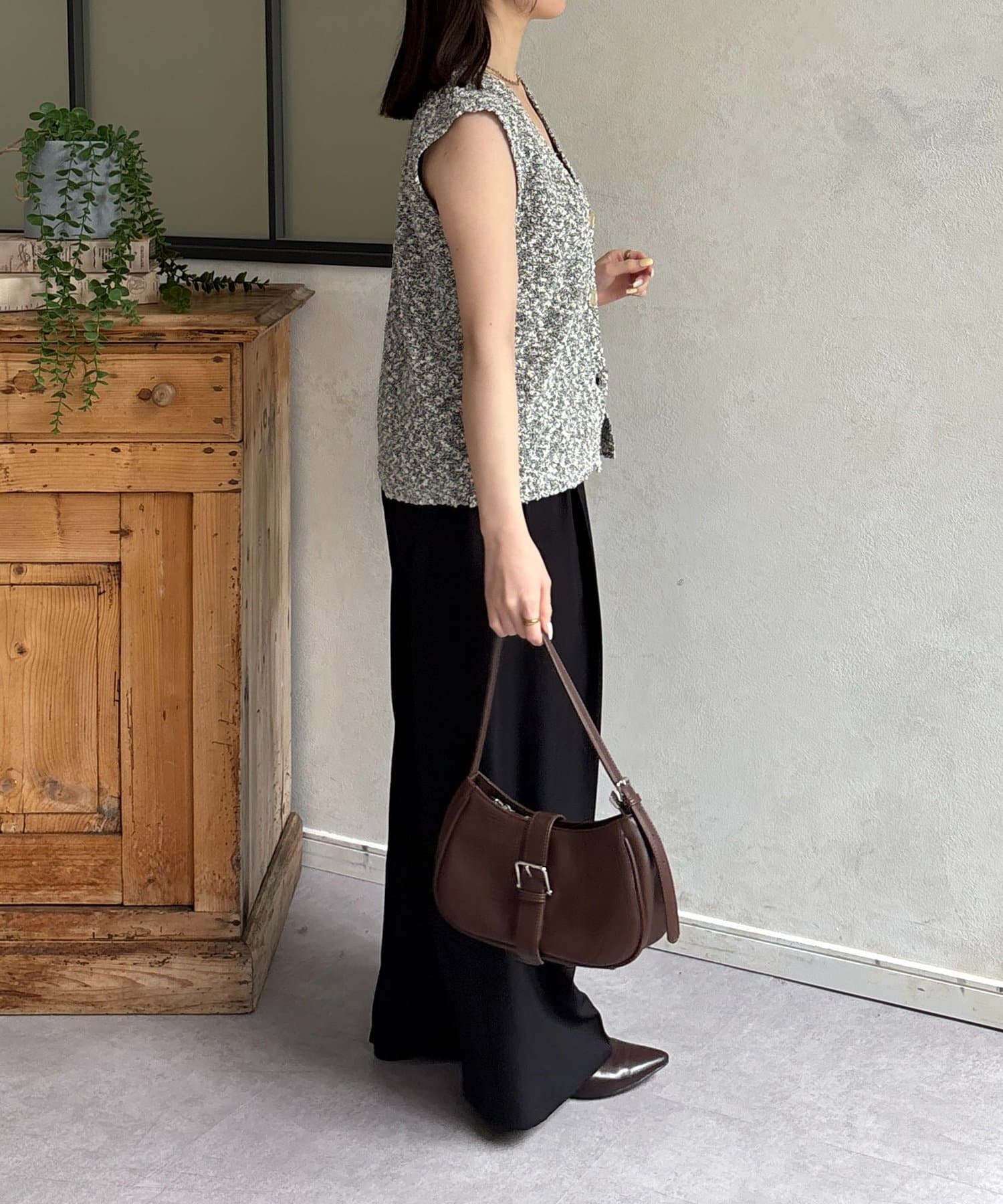 Thevon.(ゼヴォン) MIXニュアンスボタンノースリニット