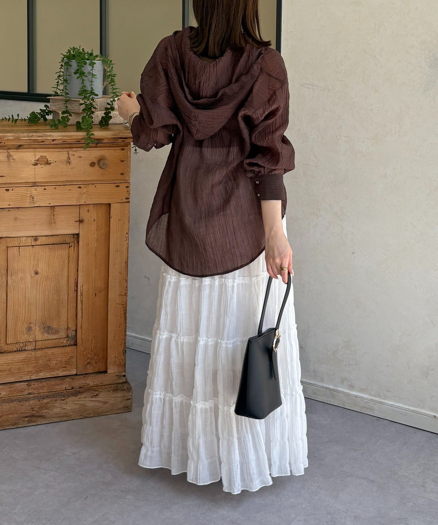 Thevon.(ゼヴォン) GOLDボタンワッシャーシアーフードシャツ