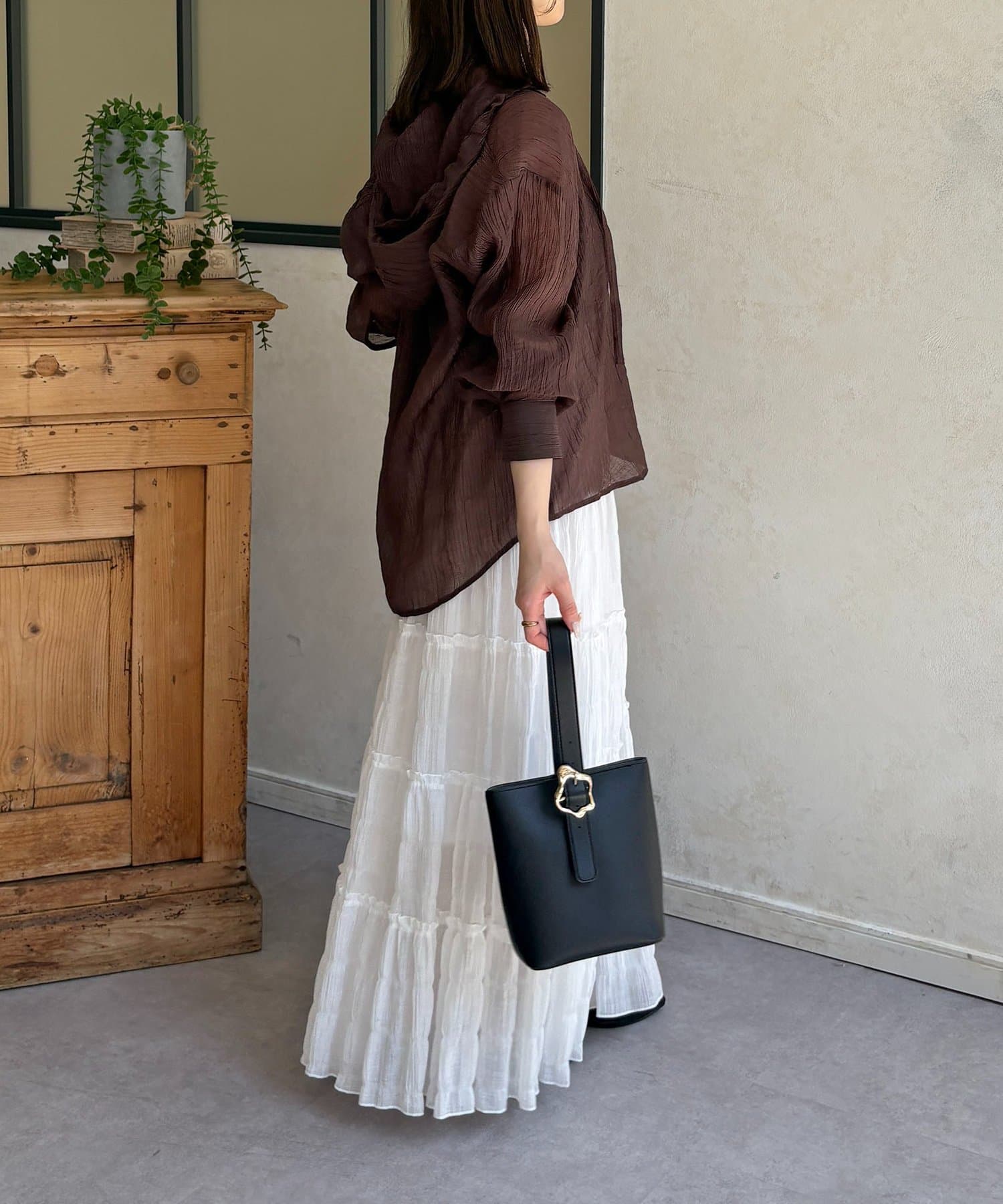 Thevon.(ゼヴォン) GOLDボタンワッシャーシアーフードシャツ