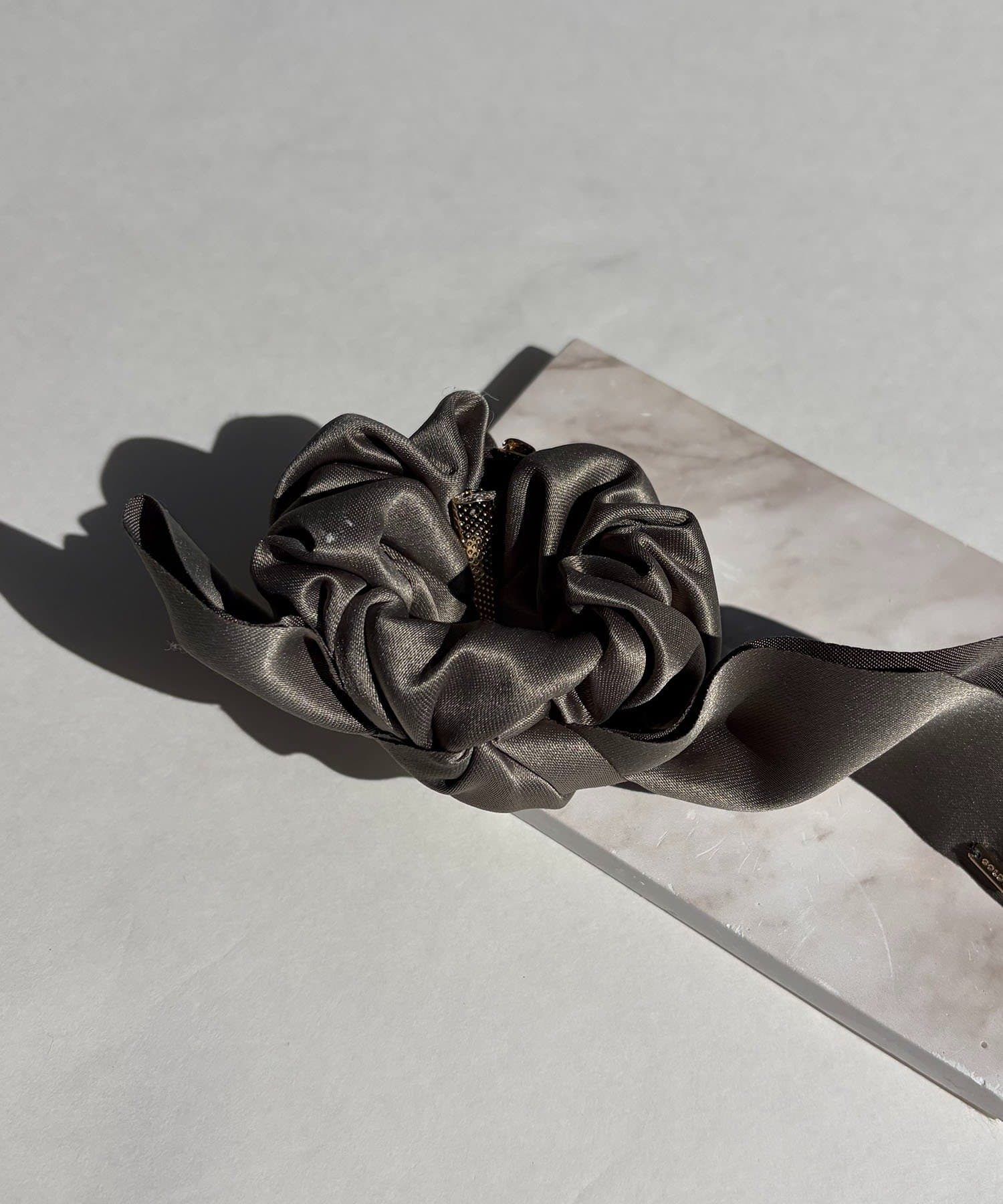 CAPRICIEUX LE'MAGE(カプリシュレマージュ) 〈GOLDY/ゴールディ〉アシメリボンポニーフック