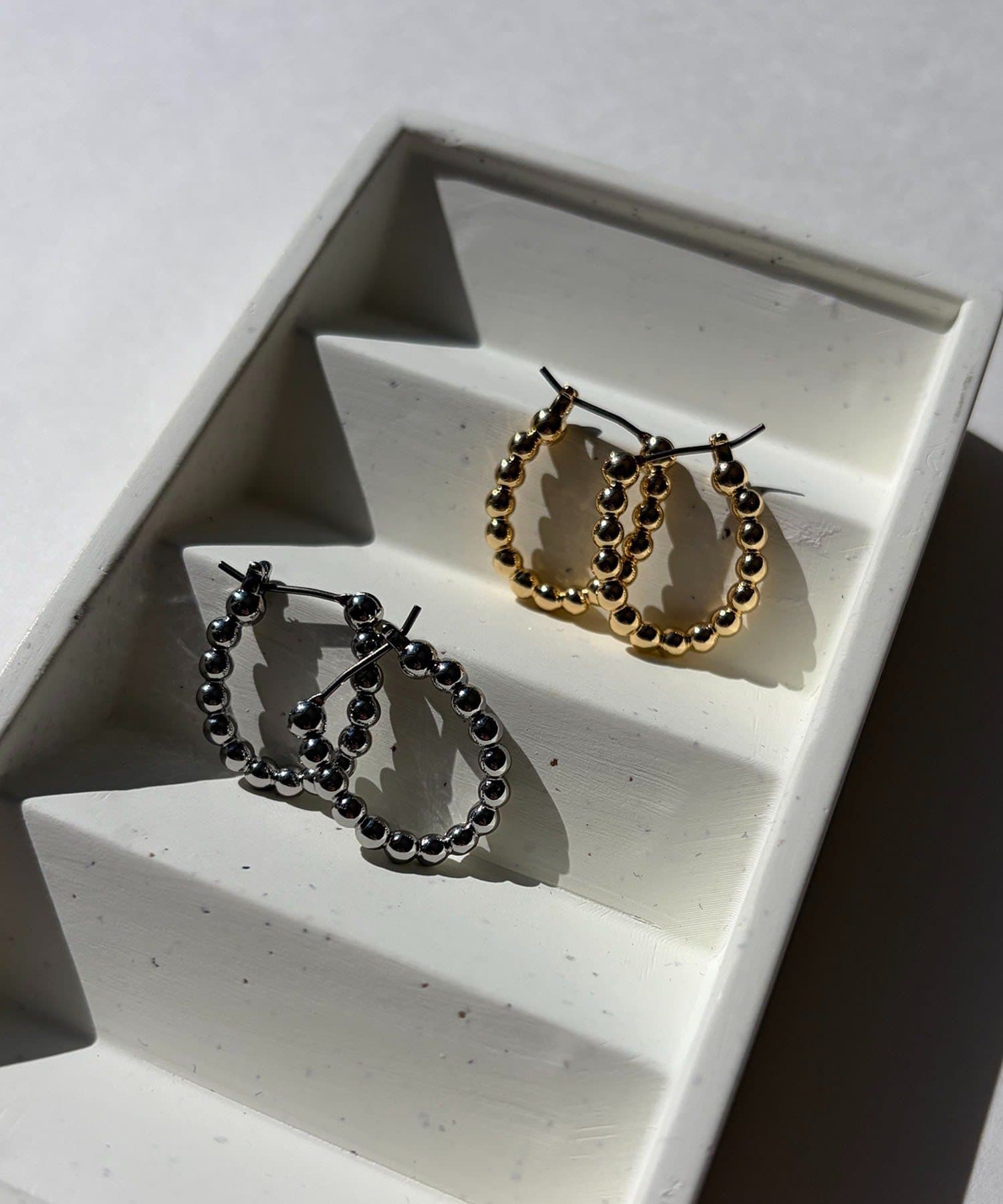 CAPRICIEUX LE'MAGE(カプリシュレマージュ) 〈GOLDY/ゴールディ〉ツブフープピアス