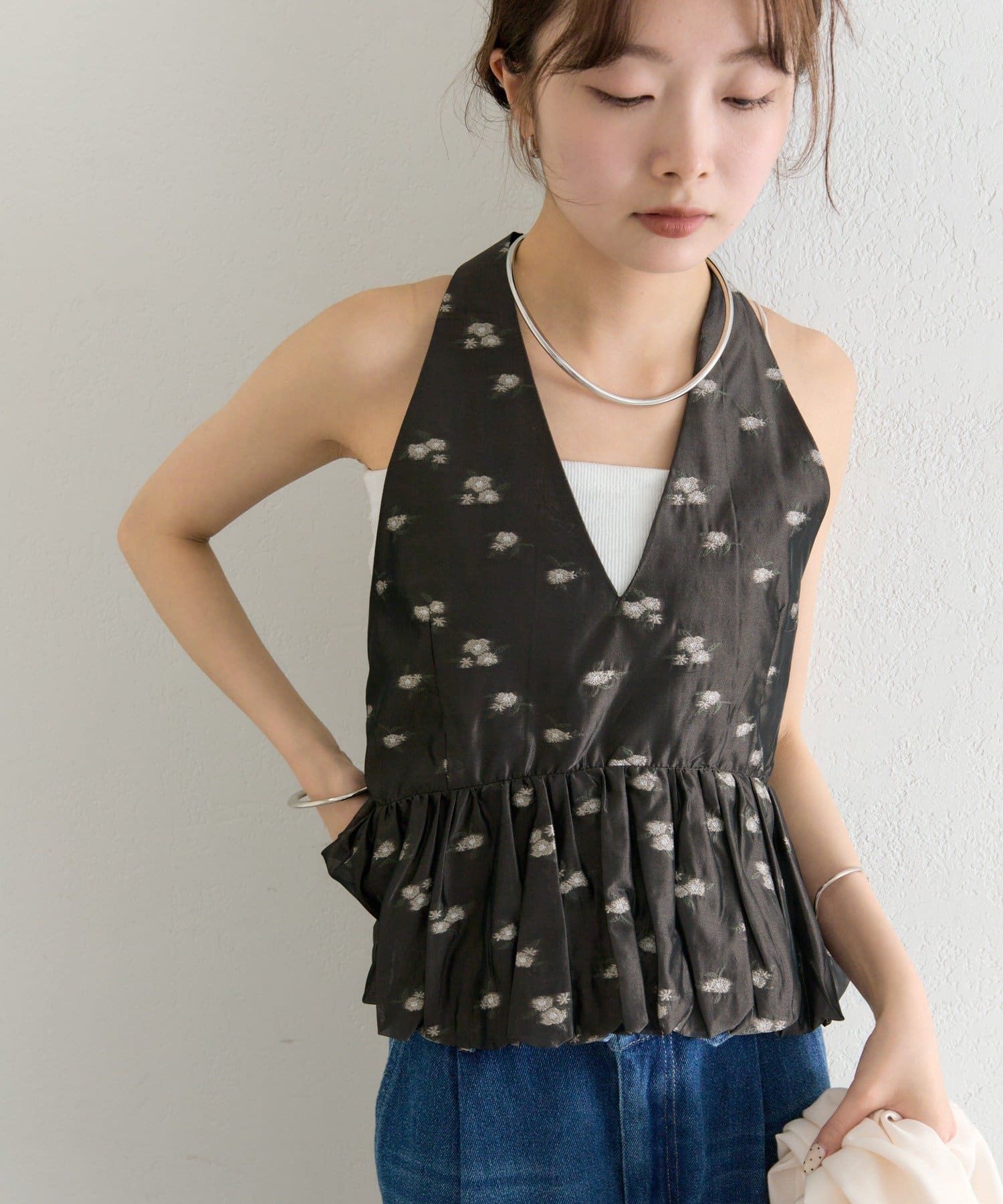 mystic(ミスティック) 【4/10(FRI) 18:00予約START】フラワーホルターブラウス