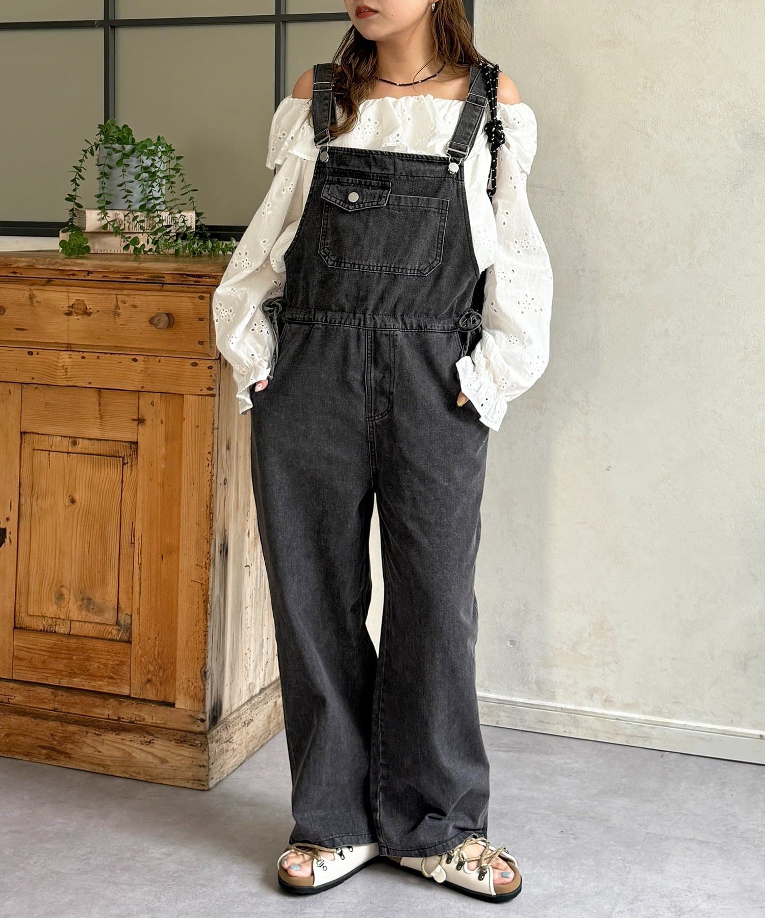 CPCM(シーピーシーエム) ウエストリボンデニムサロペット