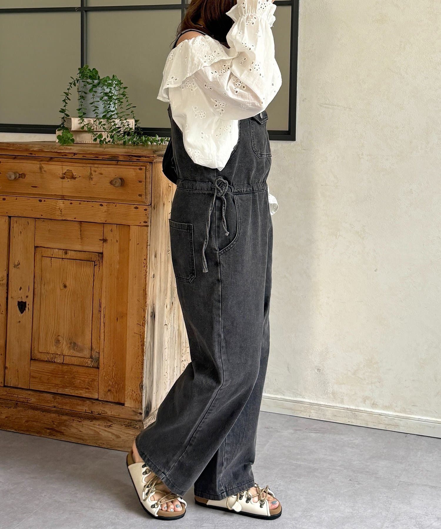 CPCM(シーピーシーエム) ウエストリボンデニムサロペット