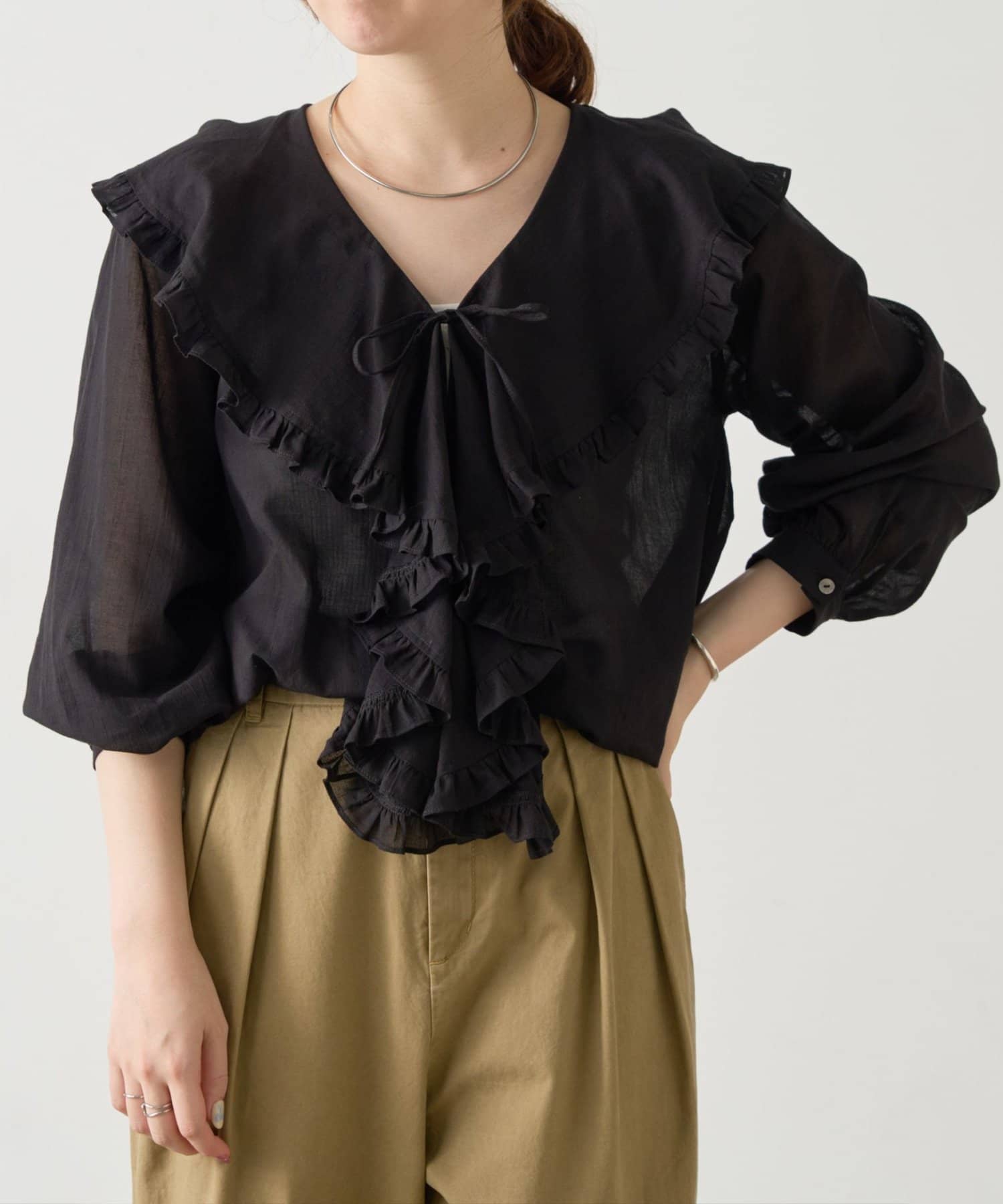 BEARDSLEY(ビアズリー) 《4/21(火)12:00予約開始》フリルハオリブラウス《FRIPIER》