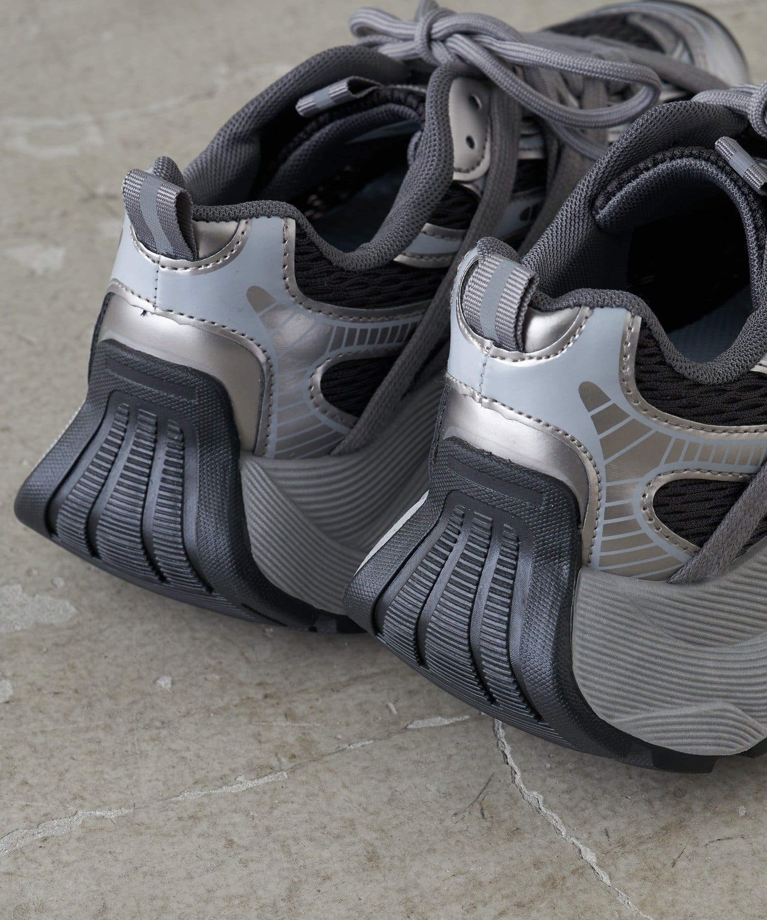 RAY CASSIN(レイカズン) ダブル紐スニーカー