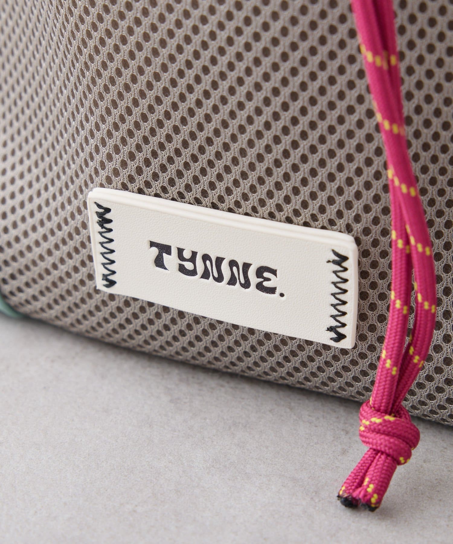 CIAOPANIC TYPY(チャオパニックティピー) :【TYNNE.】【軽量】2WAY配色メッシュロープ巾着バッグ