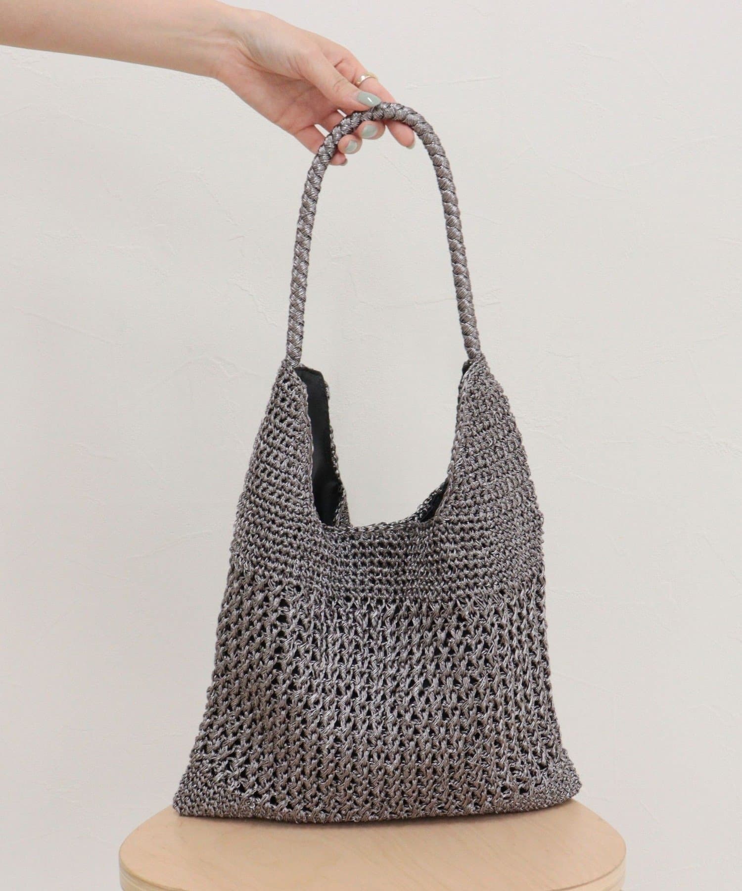 FREDY & GLOSTER(フレディ アンド グロスター) メタリックコード柄編みワンハンドルバッグ