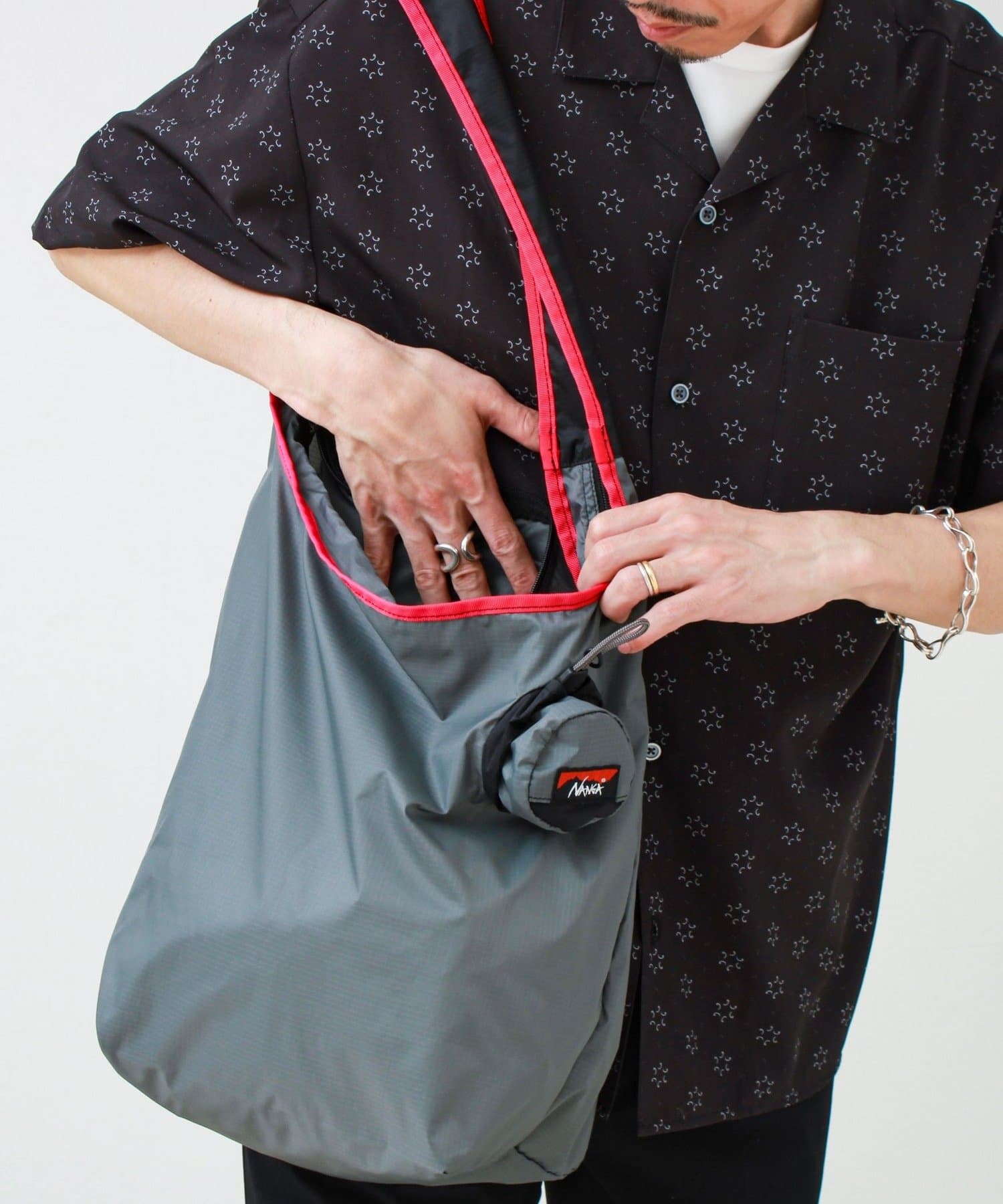 FREDY & GLOSTER(フレディ アンド グロスター) 【NANGA/ナンガ】POCKETABLE SHOULDER BAG