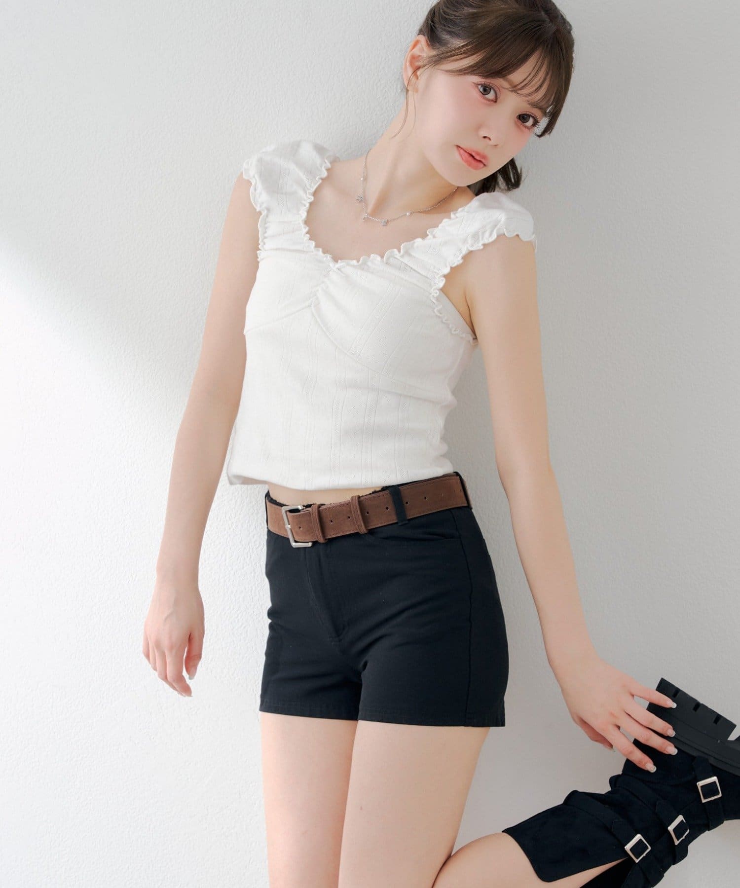 Chico(チコ) ベルト付きコンパクトショートパンツ