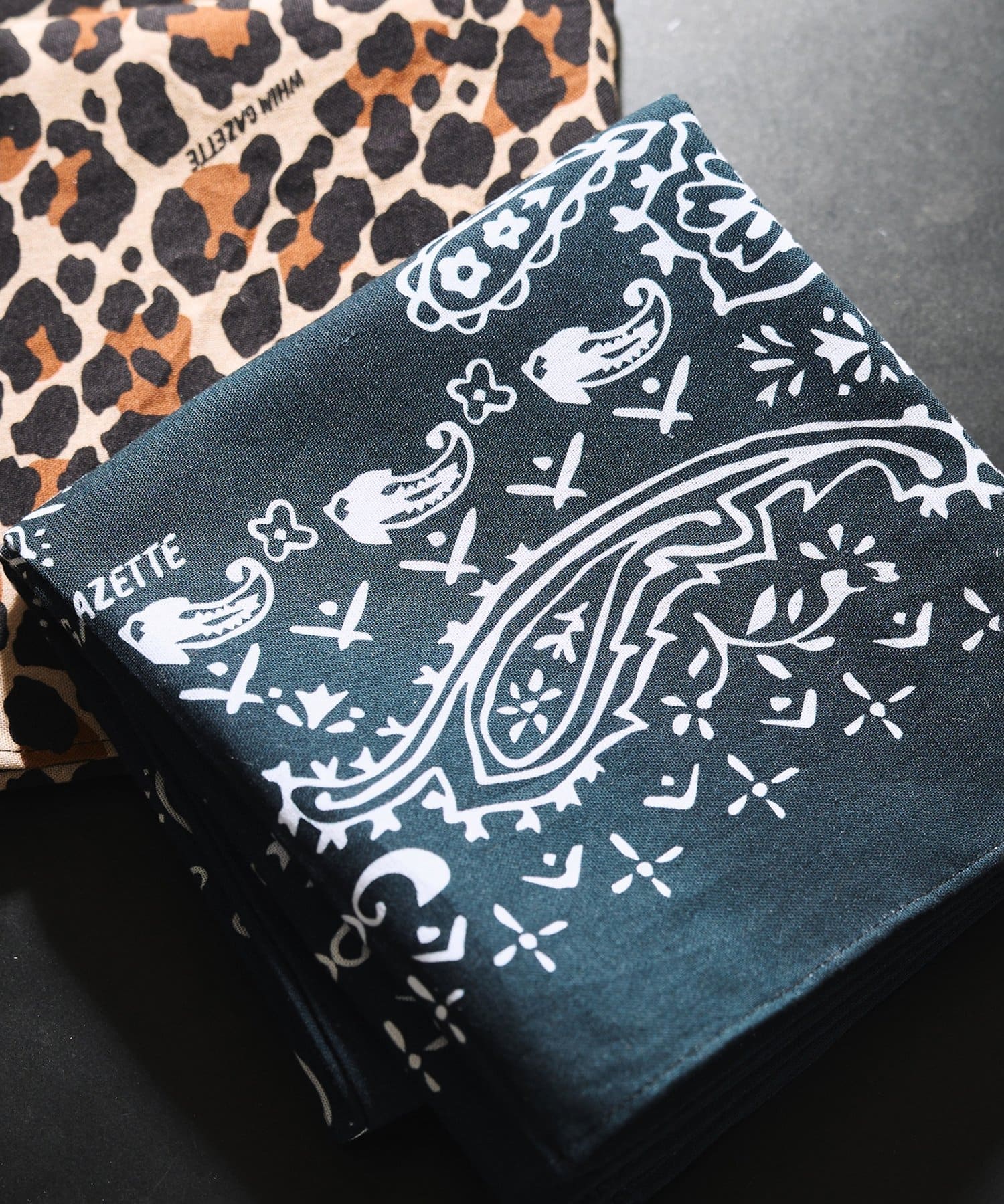 Whim Gazette(ウィム ガゼット) プリントバンダナ