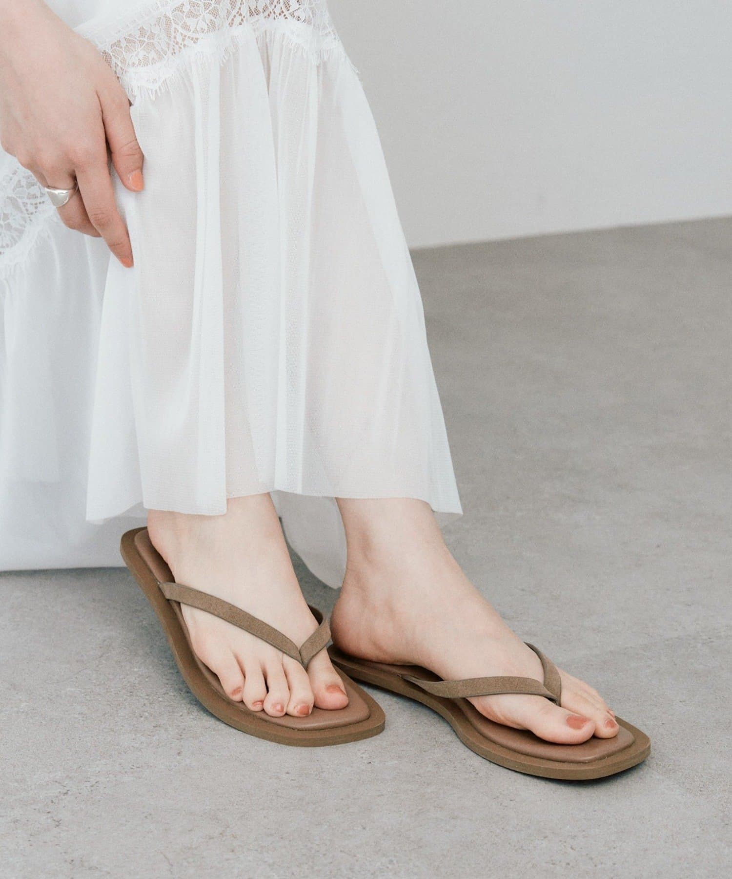 RIVE DROITE(リヴドロワ) 予約【モードな印象に】スクエアトングコンビサンダル