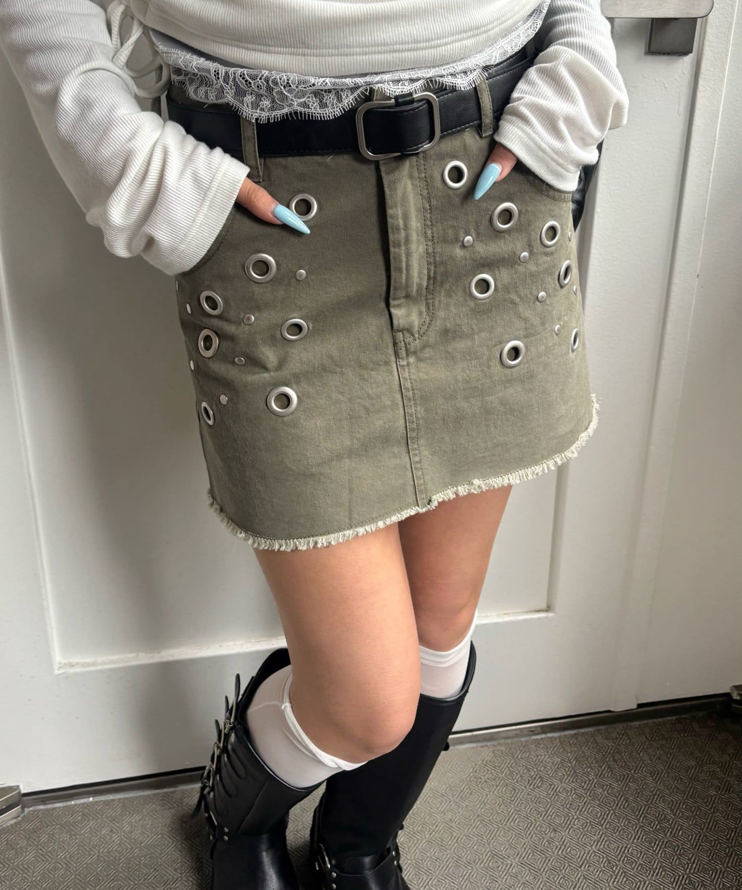 OUTLET(アウトレット) 【WHO'S WHO gallery】硫化ツイルアイレットミニスカート