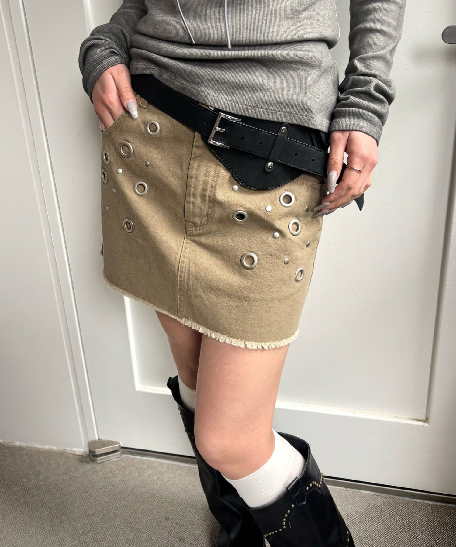 OUTLET(アウトレット) 【WHO'S WHO gallery】硫化ツイルアイレットミニスカート