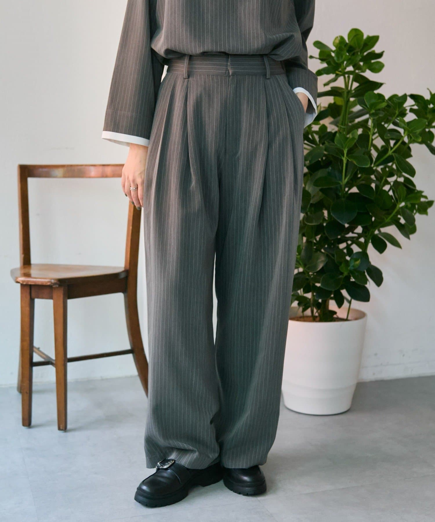 OUTLET(アウトレット) 【ear PAPILLONNER】ピンストライプツータックワイドパンツ