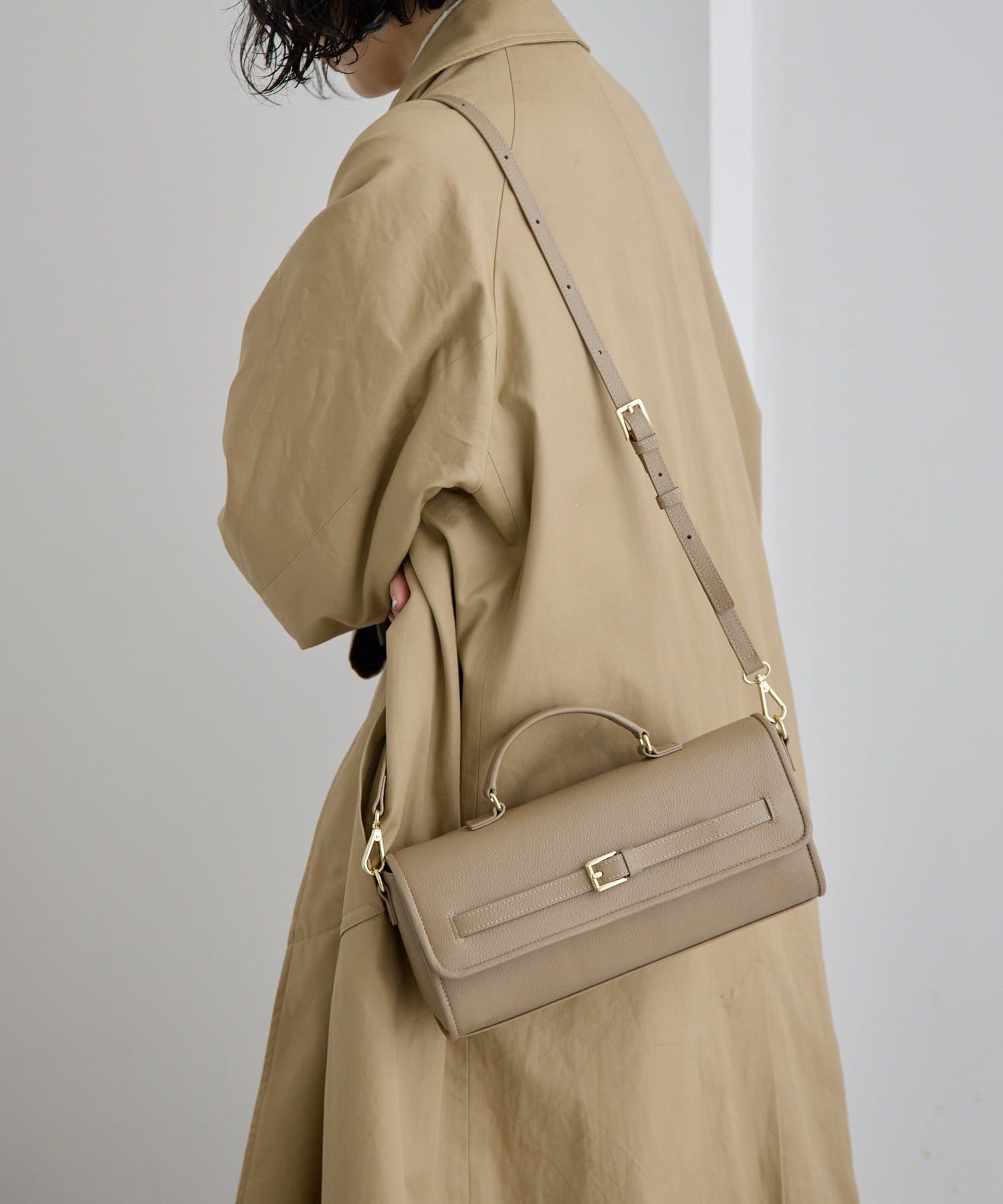 OUTLET(アウトレット) 【ear PAPILLONNER】ベルトフラップショルダーバッグ