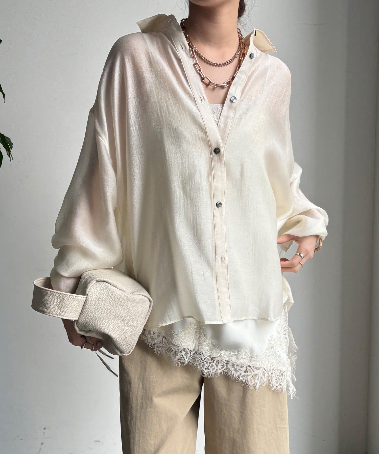 OUTLET(アウトレット) 【DouDou】シアーバックフリルブラウス