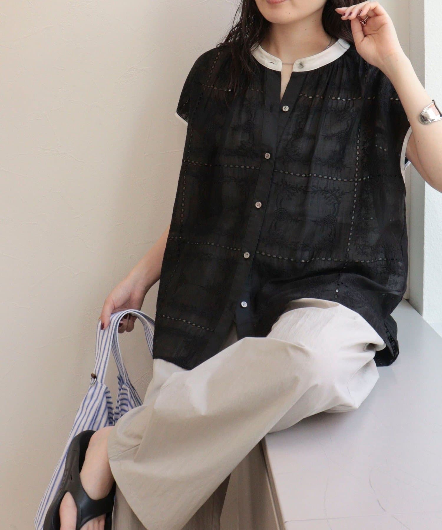 FREDY & GLOSTER(フレディ アンド グロスター) 刺しゅうレースフレンチスリーブブラウス