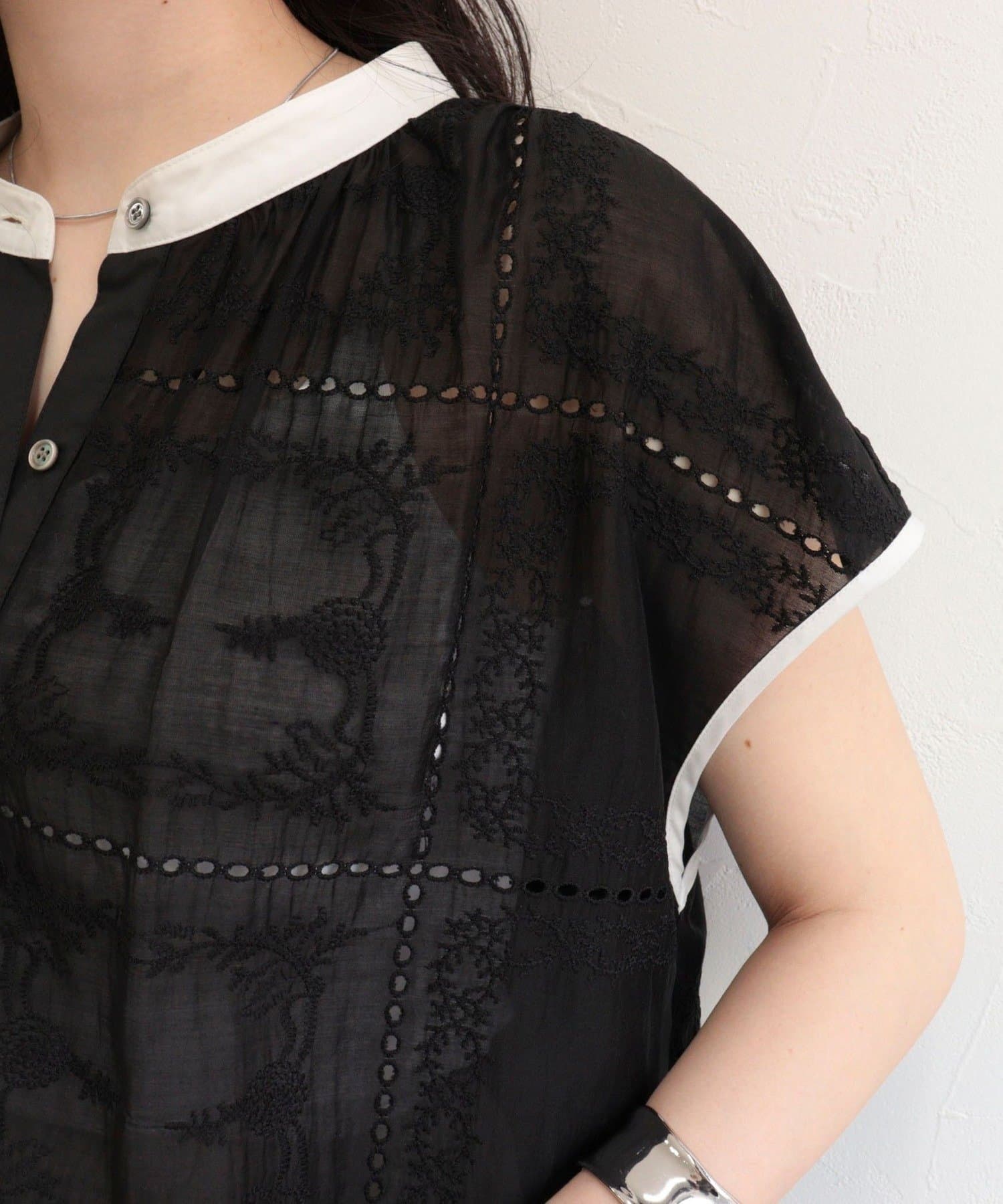 FREDY & GLOSTER(フレディ アンド グロスター) 刺しゅうレースフレンチスリーブブラウス