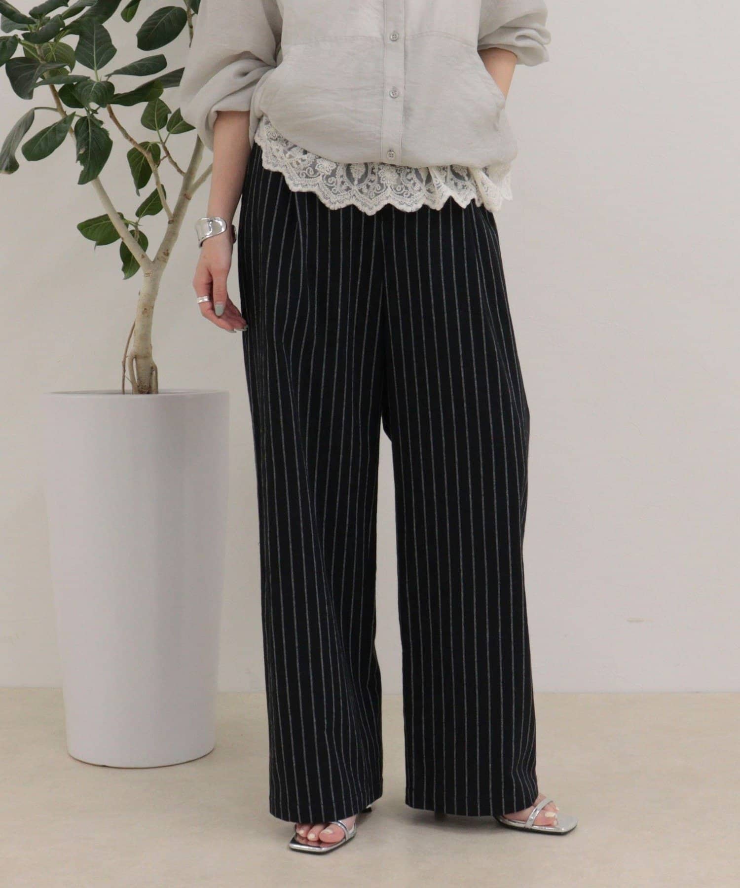 FREDY & GLOSTER(フレディ アンド グロスター) ストライプセミワイドタックパンツ