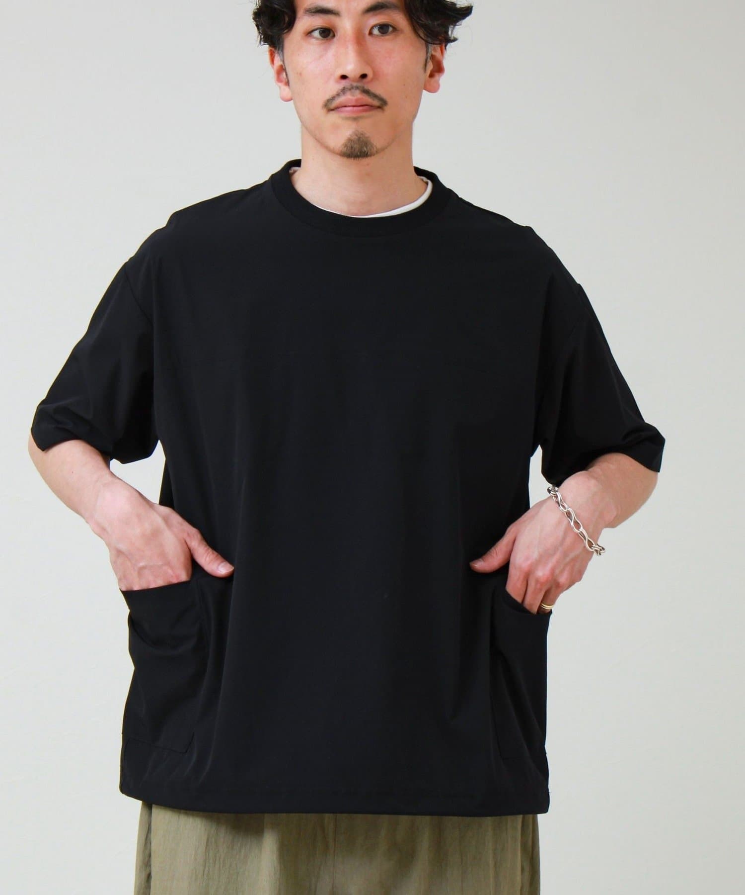 FREDY & GLOSTER(フレディ アンド グロスター) 【接触冷感/セットアップ着用可能】SoftCool サイドポケットTシャツ