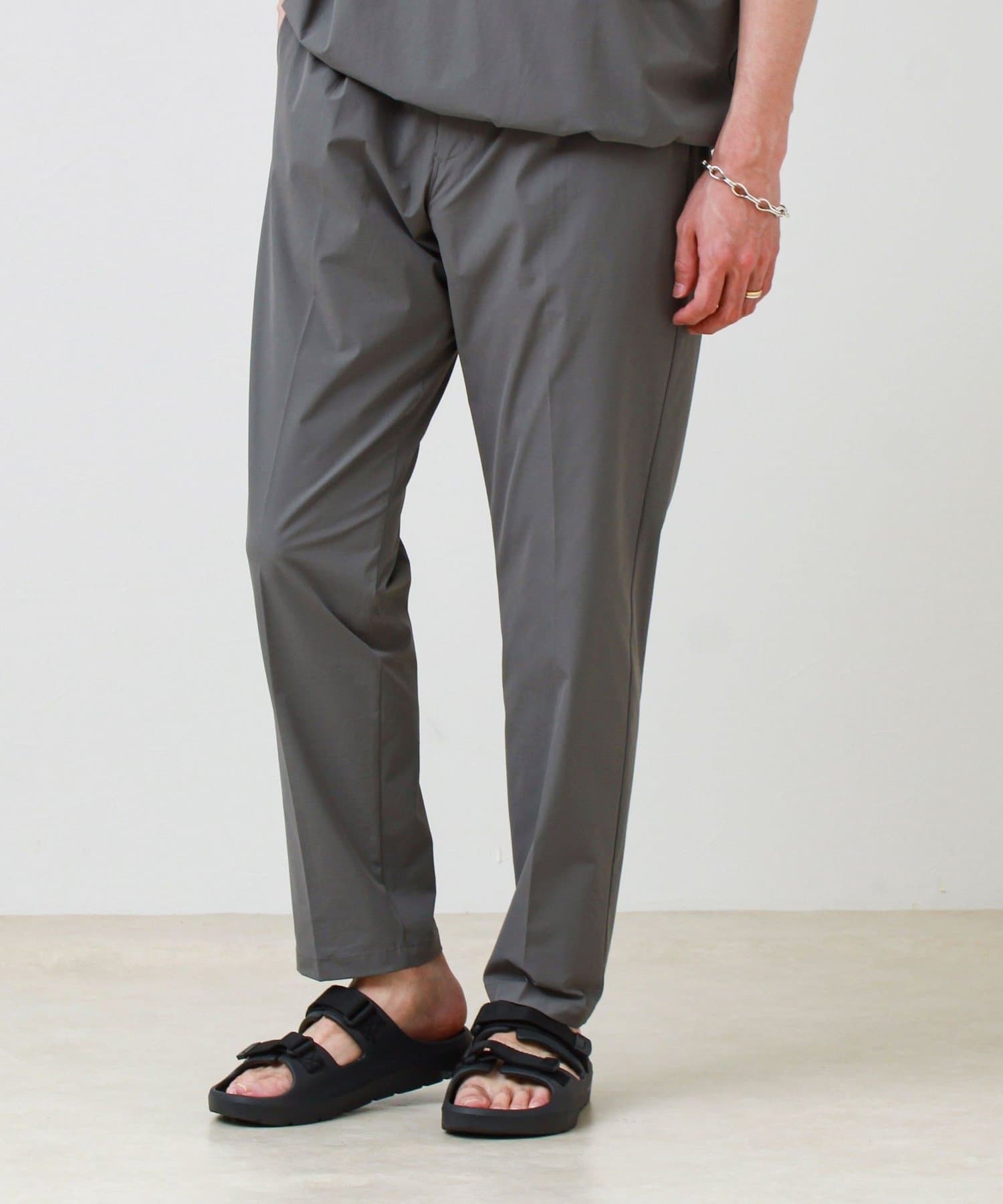 FREDY & GLOSTER(フレディ アンド グロスター) 【接触冷感/セットアップ着用可能】SoftCool イージーパンツ