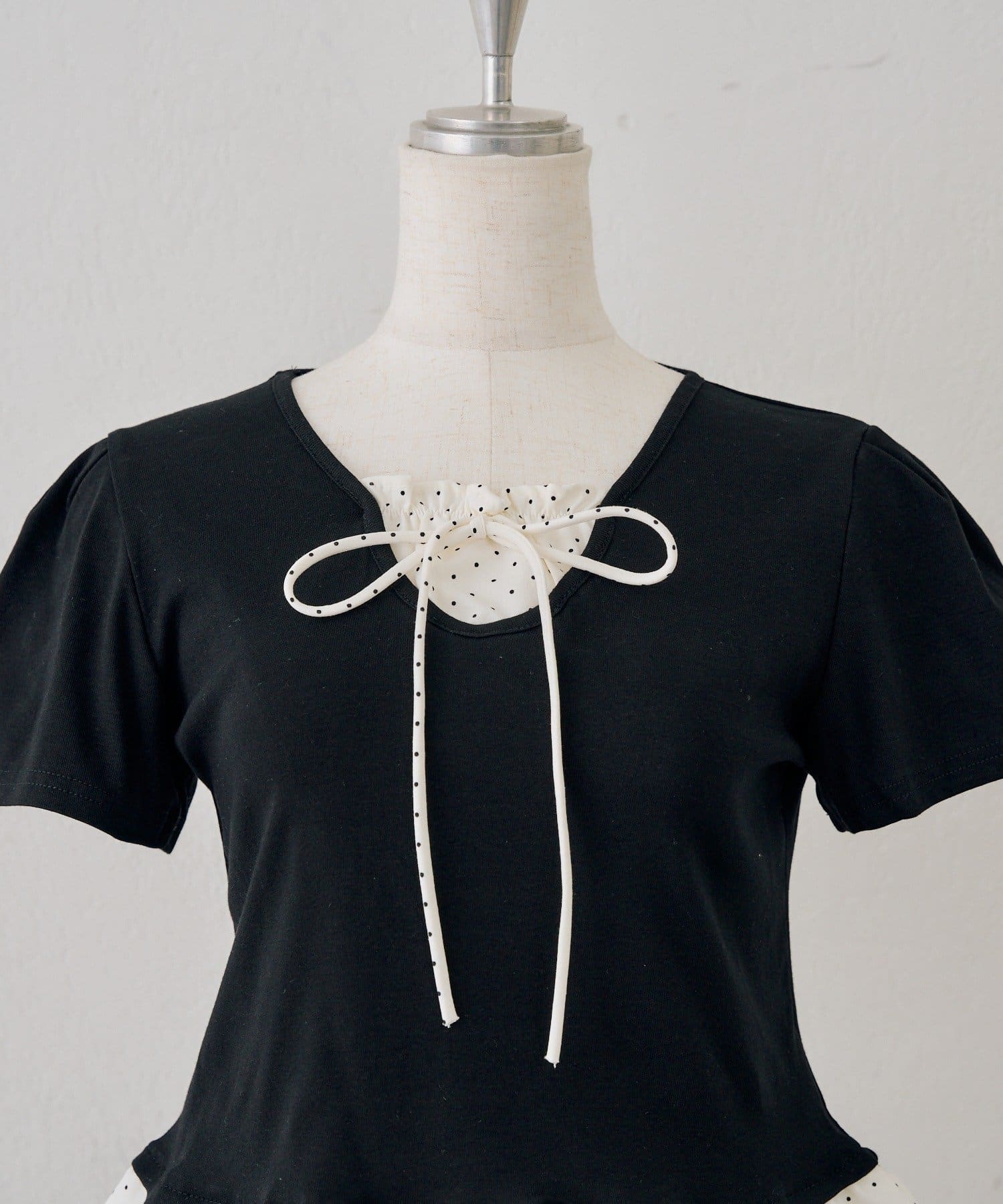 NICE CLAUP / OLIVE des OLIVE OUTLET(ナイスクラップ  / オリーブ デ オリーブ アウトレット) 【ANOTHER BRANCH】裾ドットフリルＴシャツ