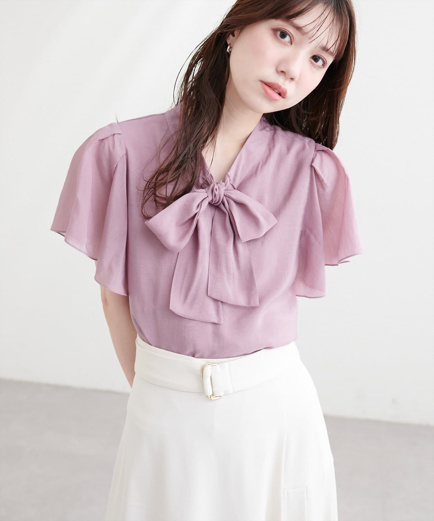 natural couture(ナチュラルクチュール) リボンタイフラワーブラウス