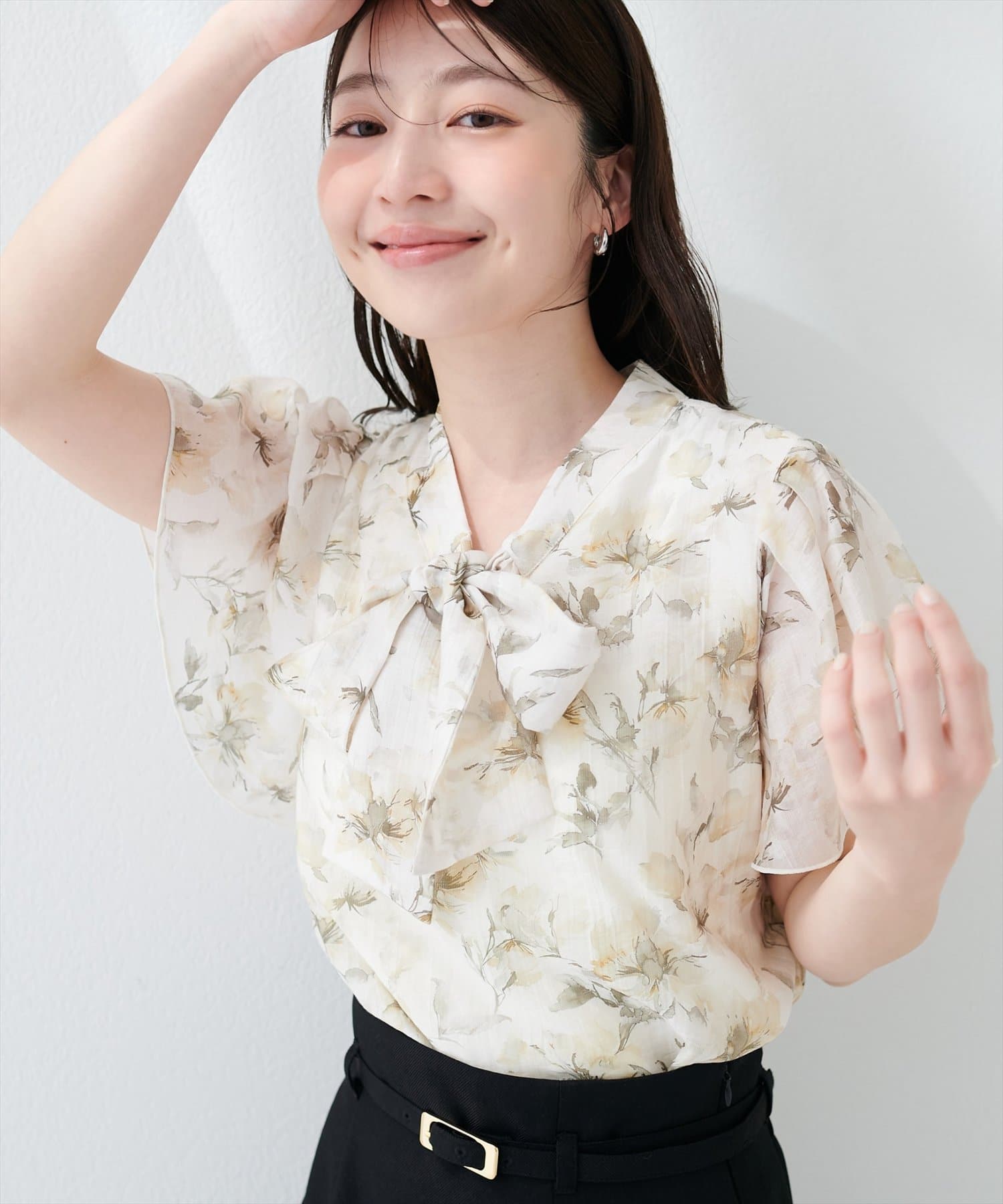 natural couture(ナチュラルクチュール) リボンタイフラワーブラウス