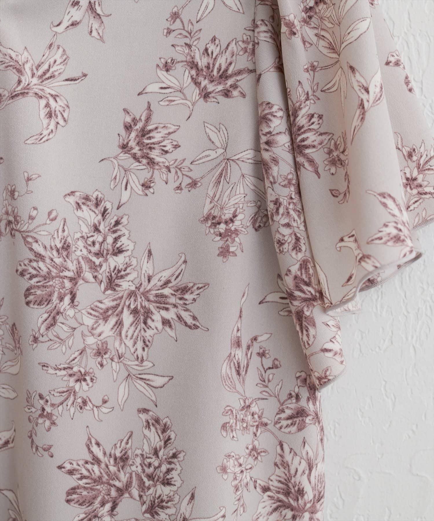 natural couture(ナチュラルクチュール) リボンタイフラワーブラウス