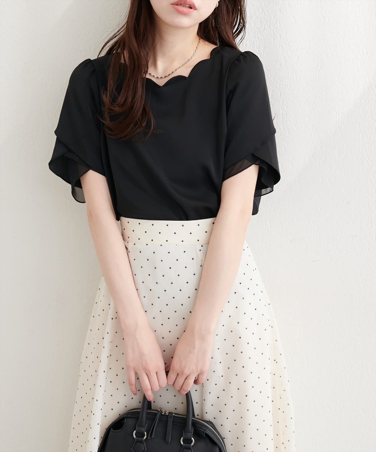 natural couture(ナチュラルクチュール) チューリップスリーブスカラップネックブラウス