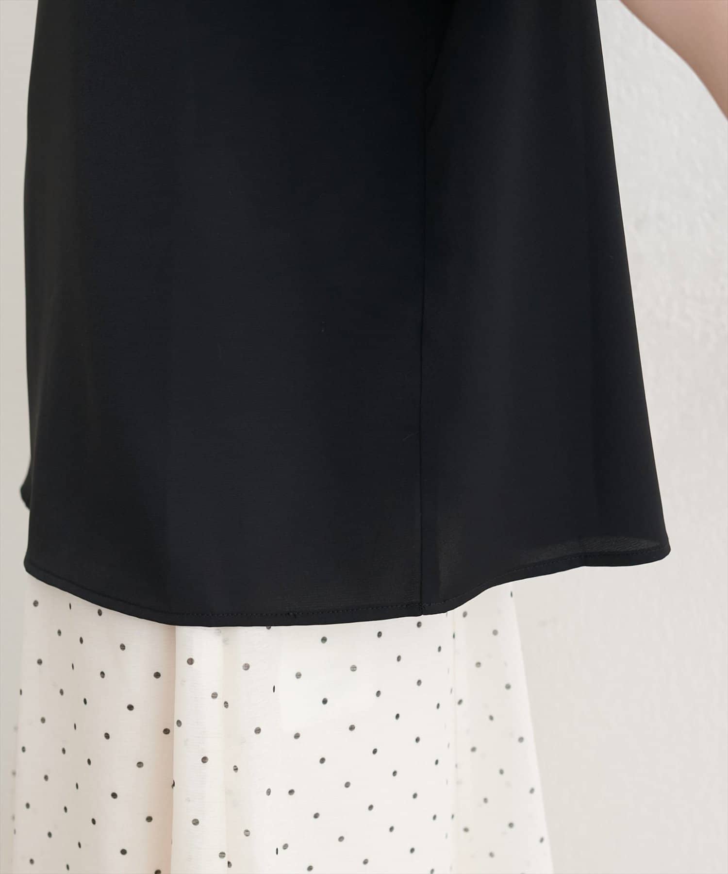 natural couture(ナチュラルクチュール) チューリップスリーブスカラップネックブラウス