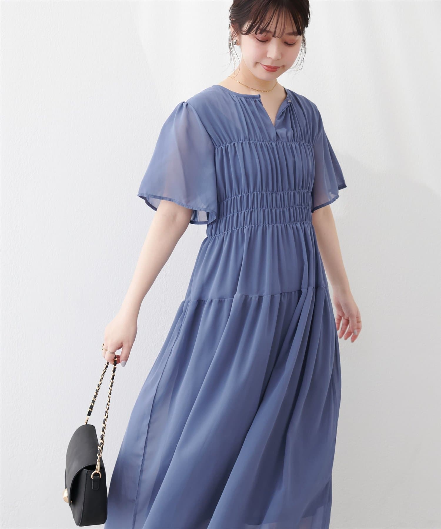 natural couture(ナチュラルクチュール) 変形シャーリングフレンチスリーブワンピース