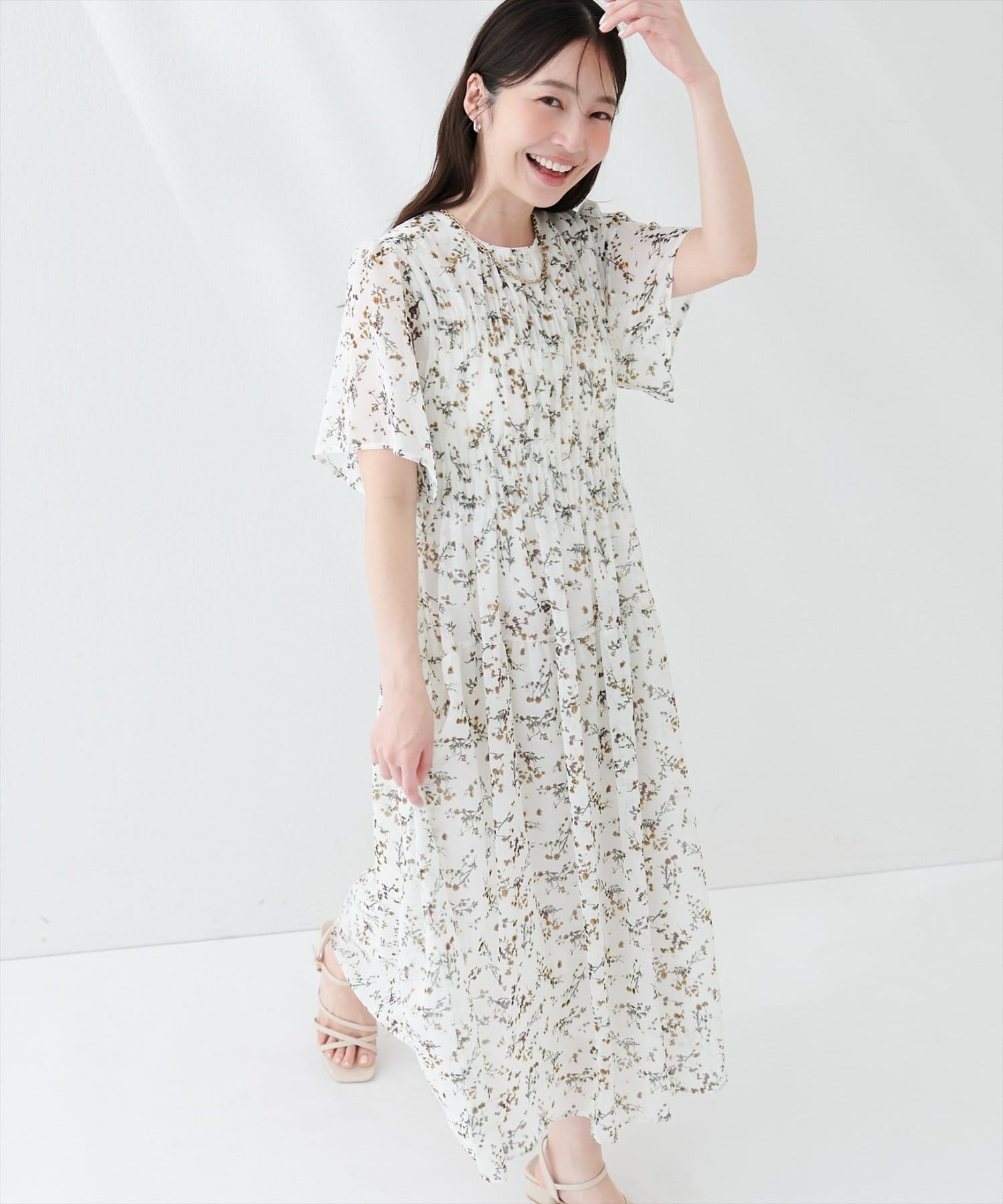 natural couture(ナチュラルクチュール) 変形シャーリングフレンチスリーブワンピース