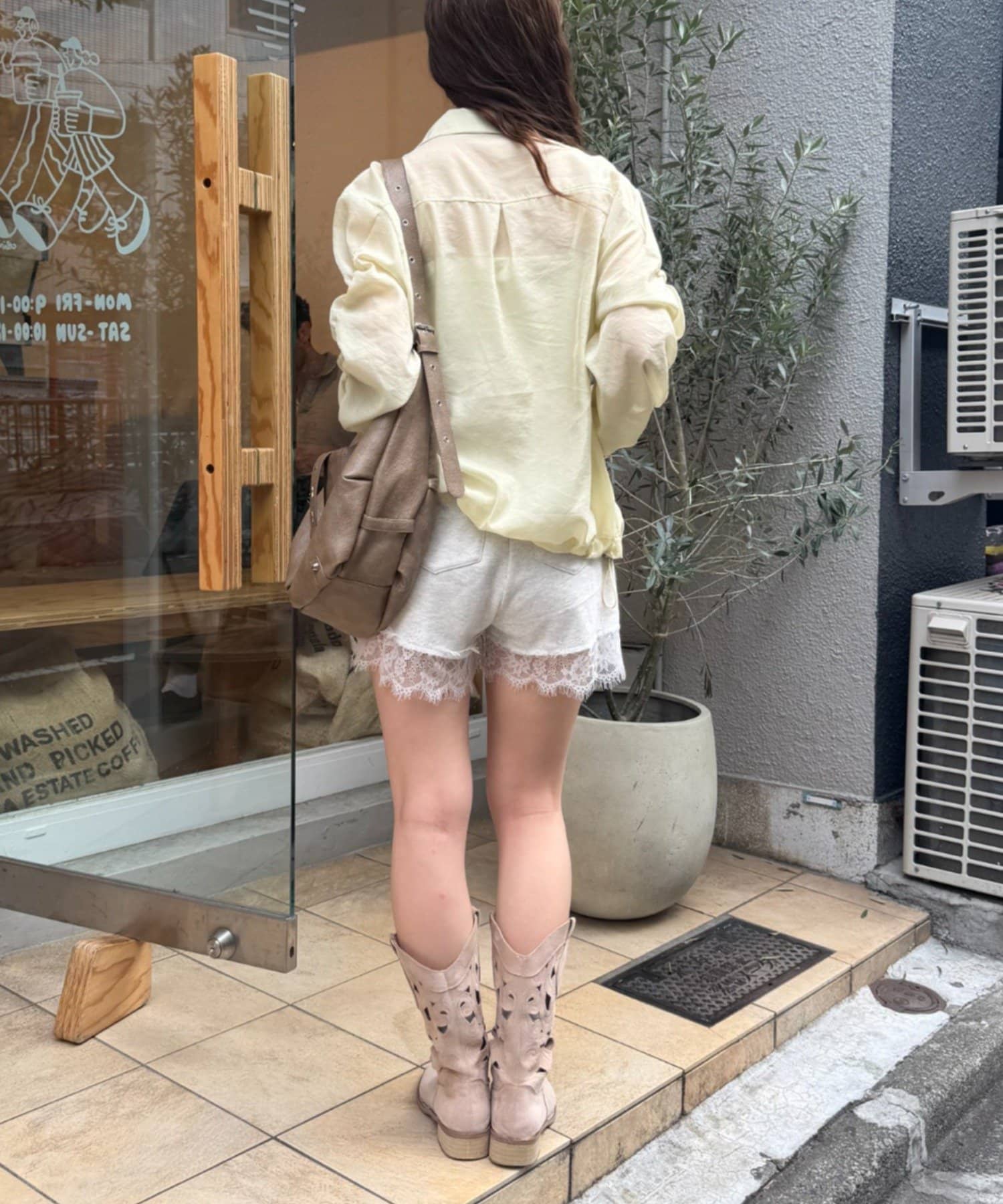 w closet(ダブルクローゼット) 【2サイズ展開/羽織でも１枚でも◎】シアーフリルブルゾン