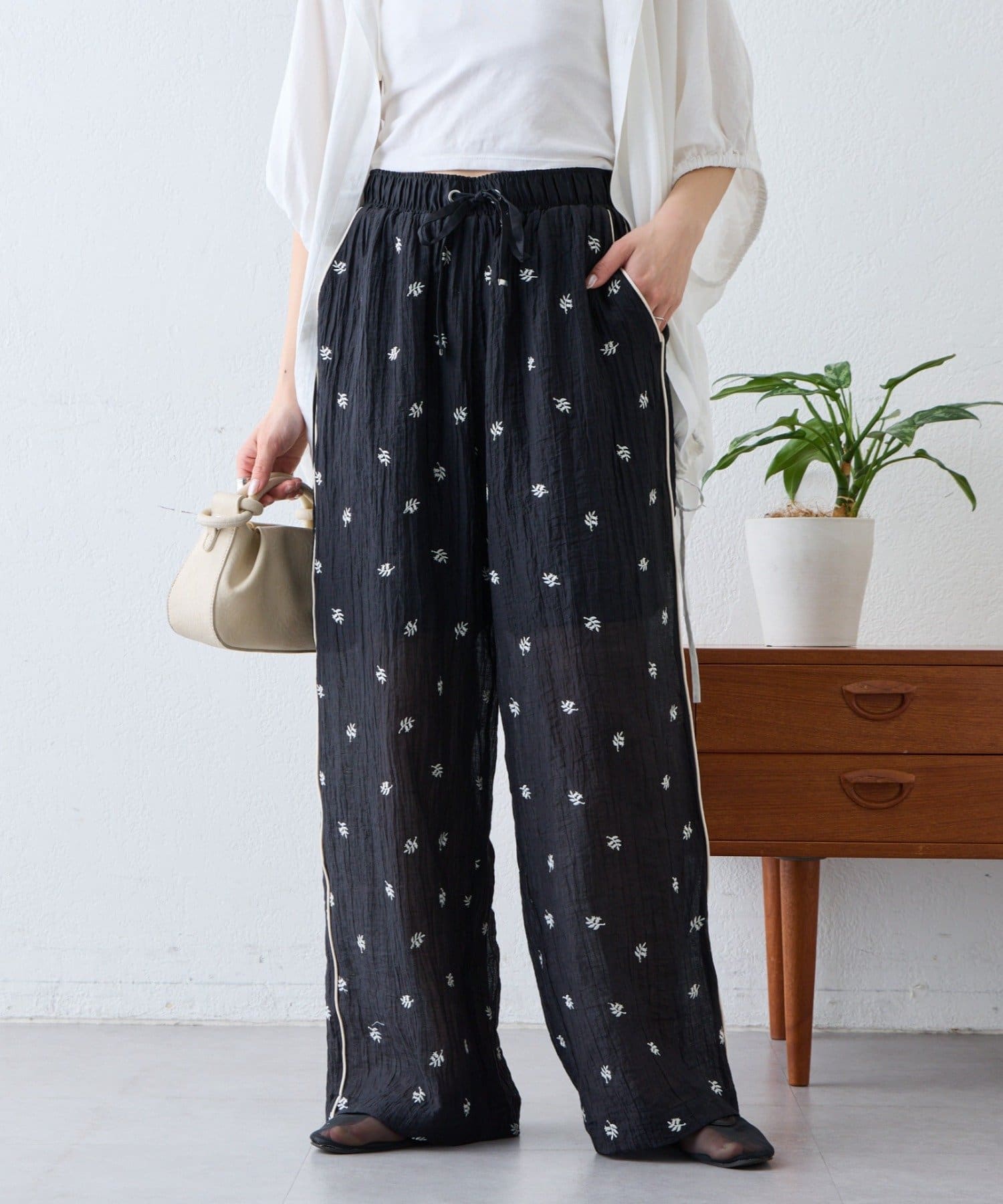 CIAOPANIC TYPY(チャオパニックティピー) 【3サイズ展開】楊柳花柄刺繍イージーパンツ