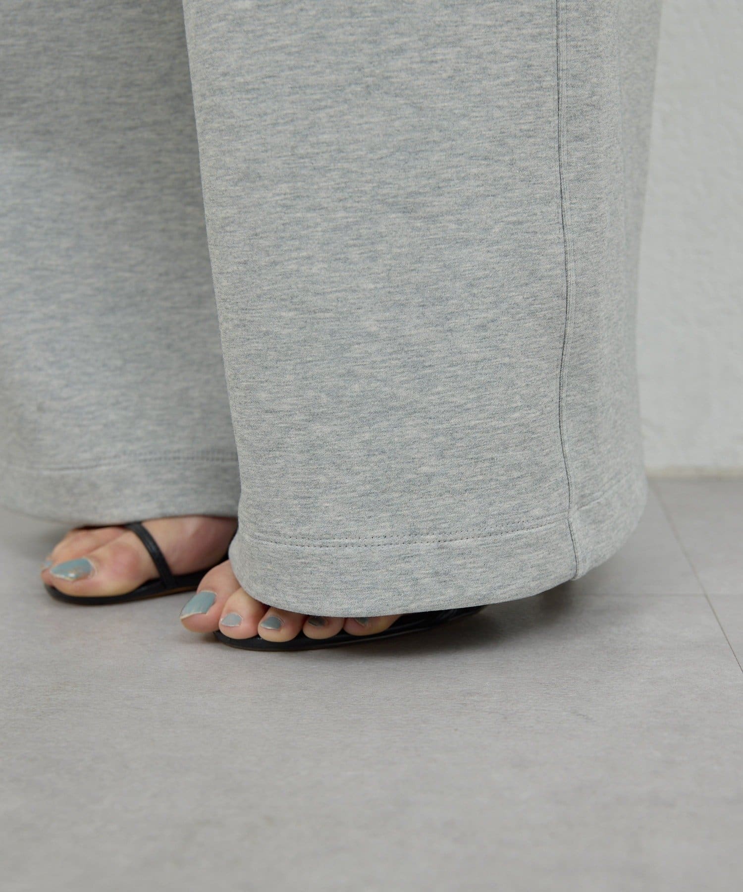 GALLARDAGALANTE(ガリャルダガランテ) 刺繍ロゴスウェットパンツ