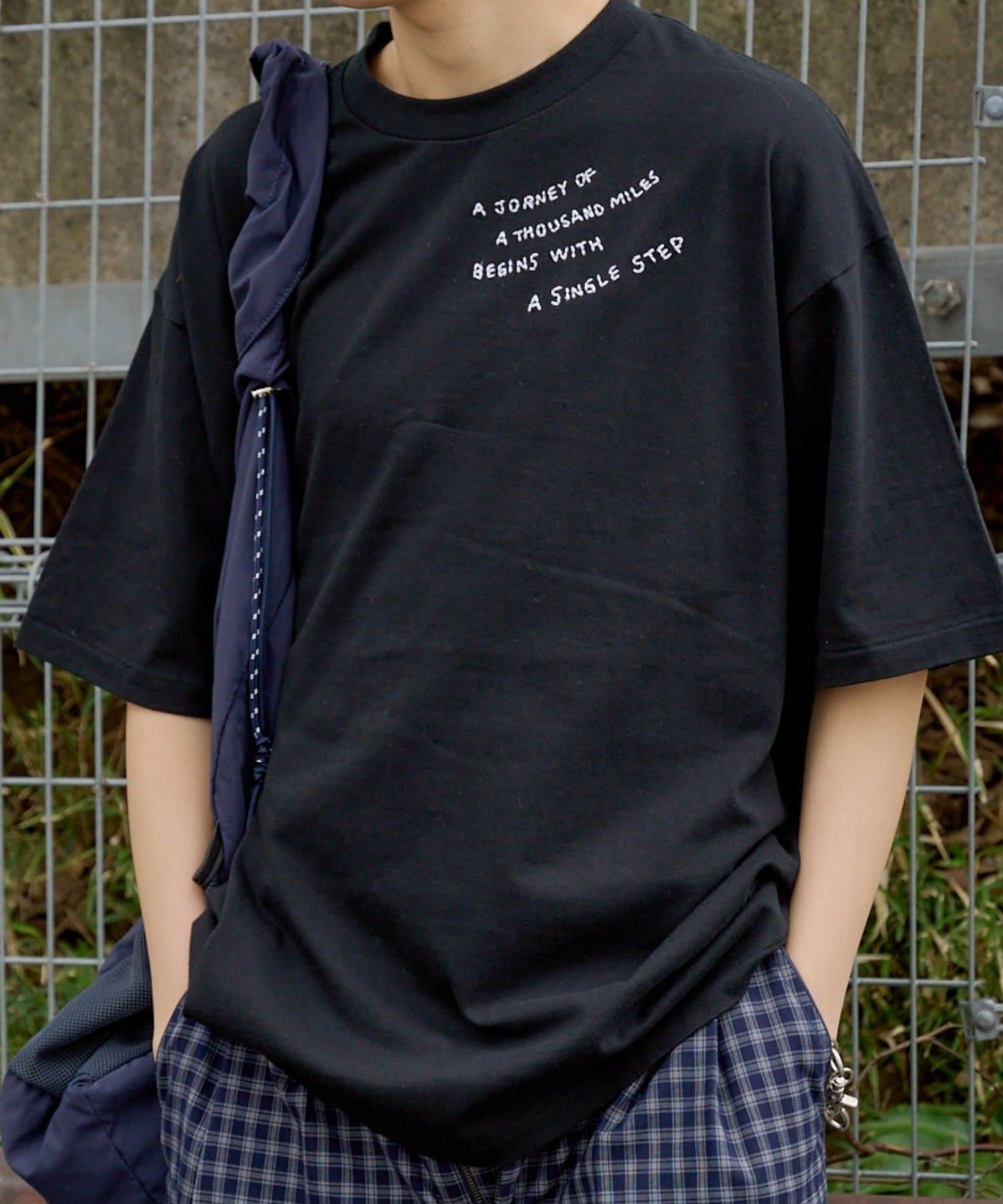 Kastane(カスタネ) 【WHIMSIC/2サイズ展開】JOURNEY EMBROIDERY TEE