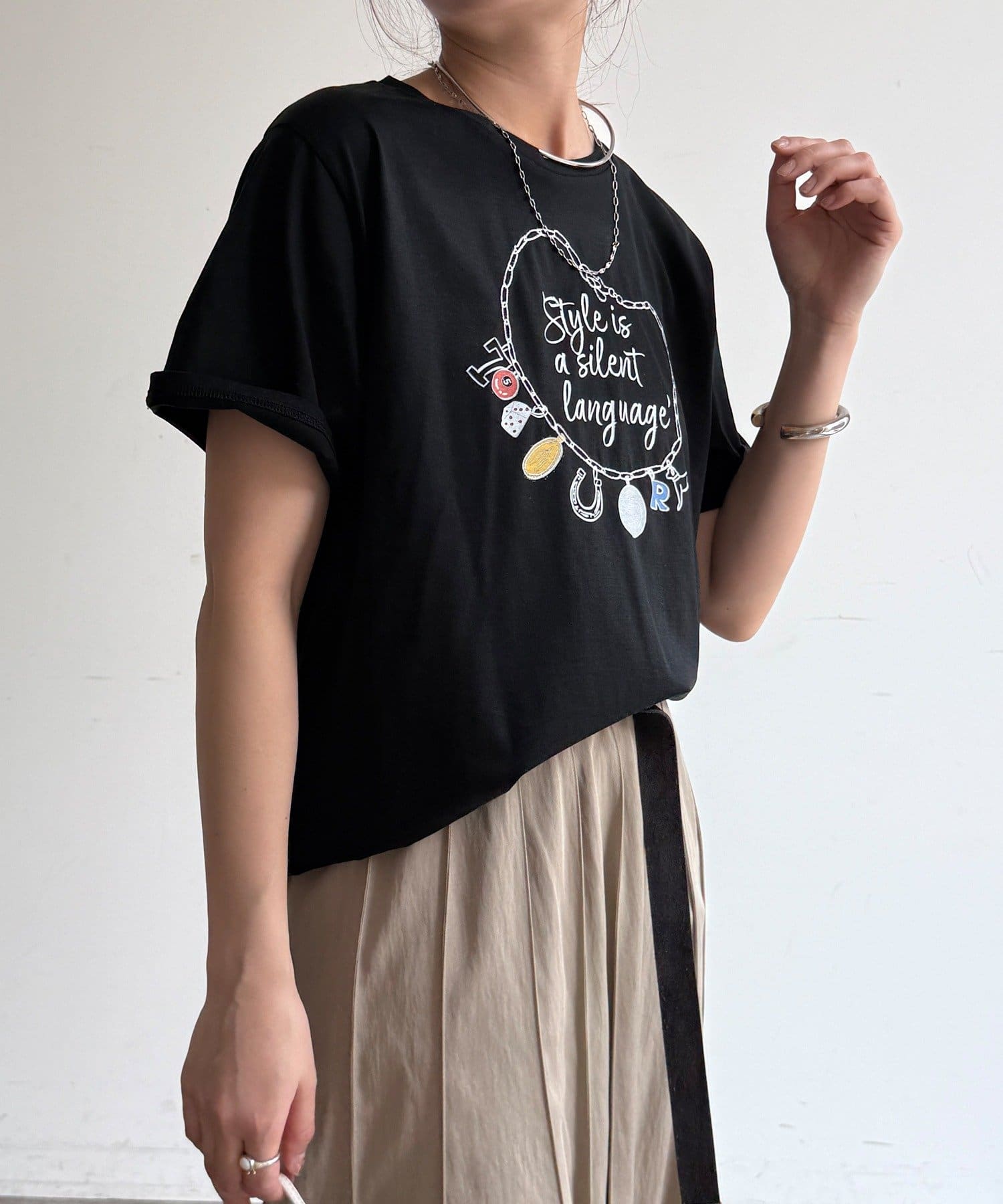 DOUDOU(ドゥドゥ) 【WEB限定】刺繍×プリントチャームイラストTEE