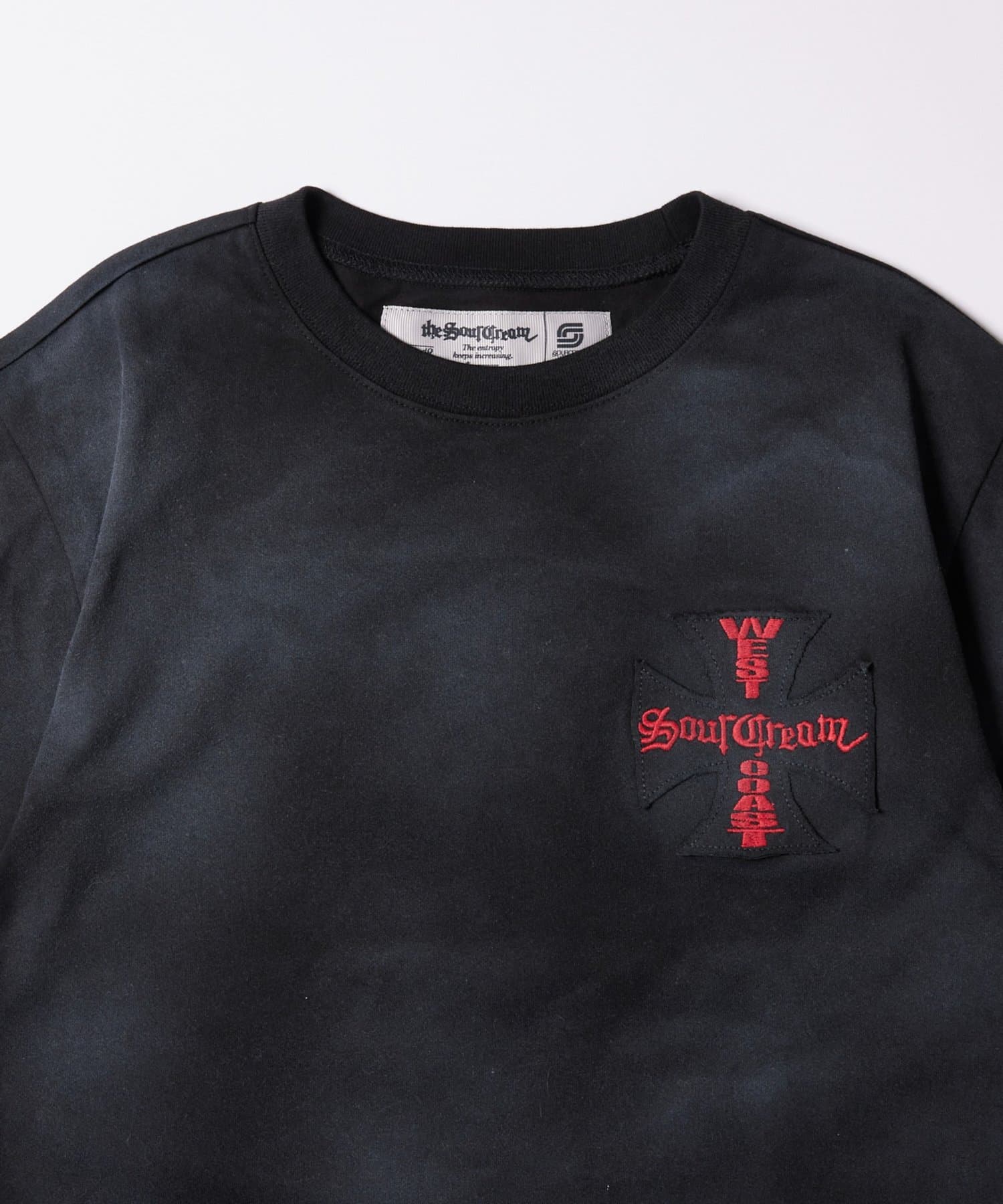 WHO’S WHO gallery(フーズフーギャラリー) SourcreamクロスバックプリントTEE