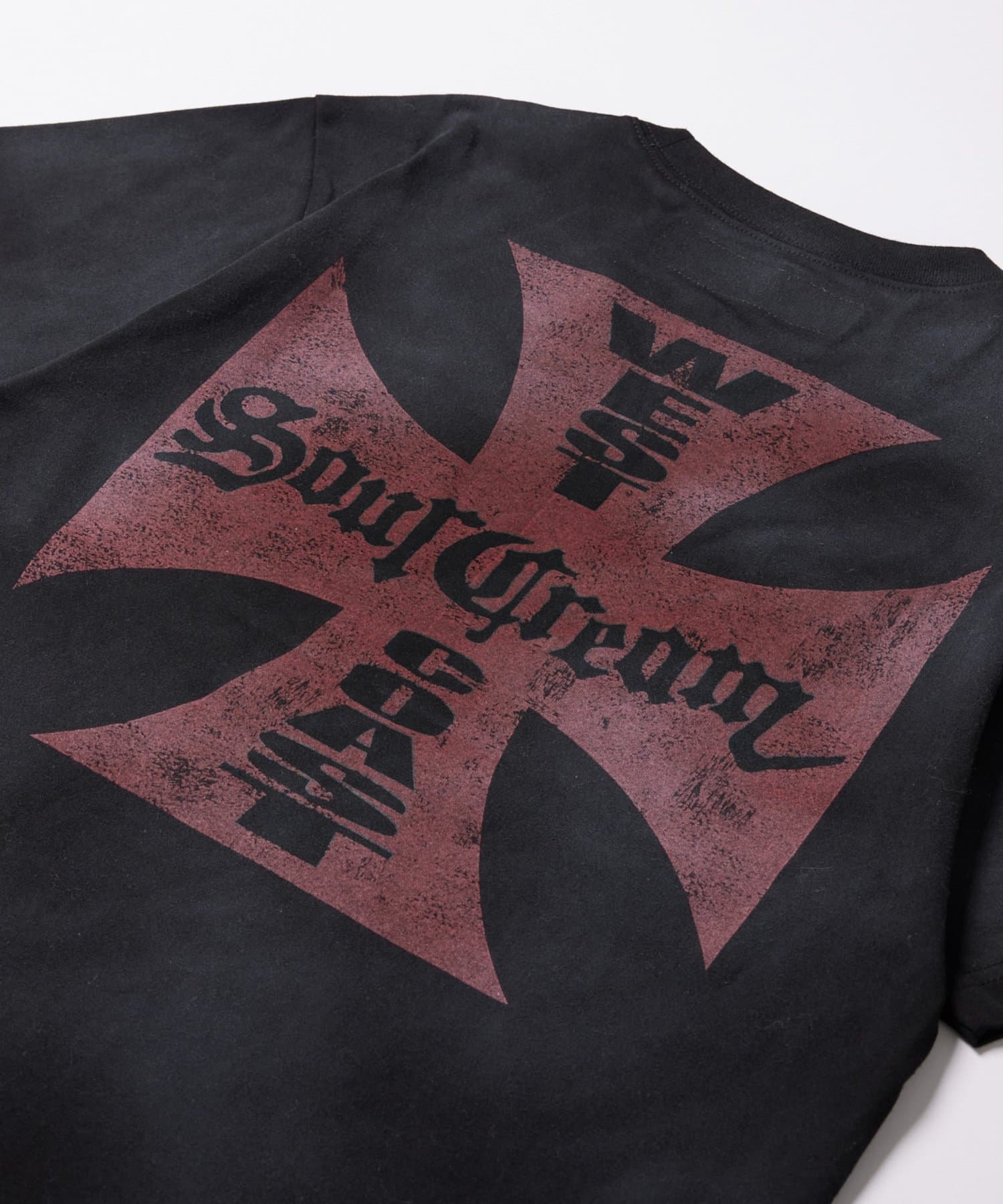 WHO’S WHO gallery(フーズフーギャラリー) SourcreamクロスバックプリントTEE